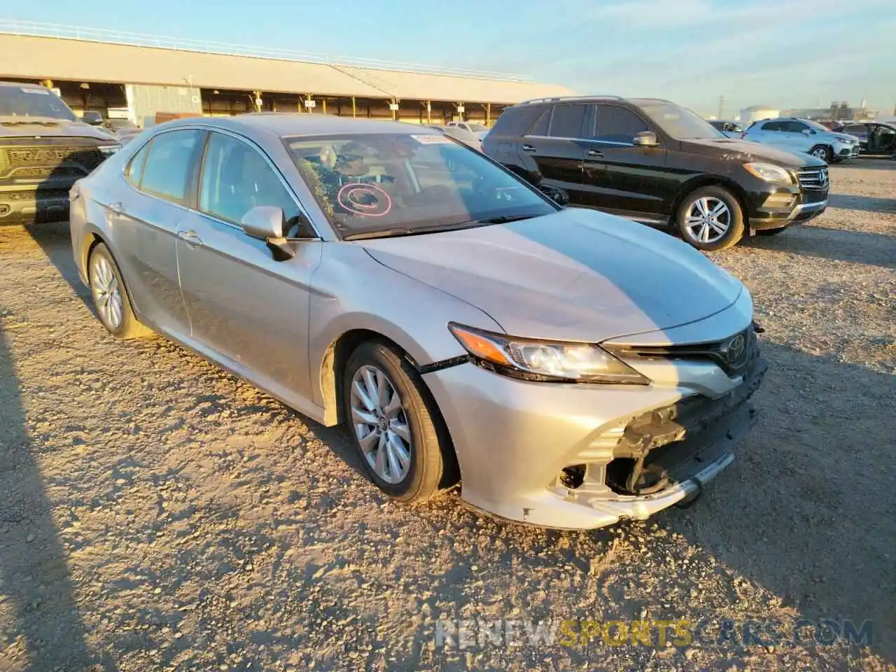 1 Photograph of a damaged car 4T1C11AKXLU313274 TOYOTA CAMRY 2020