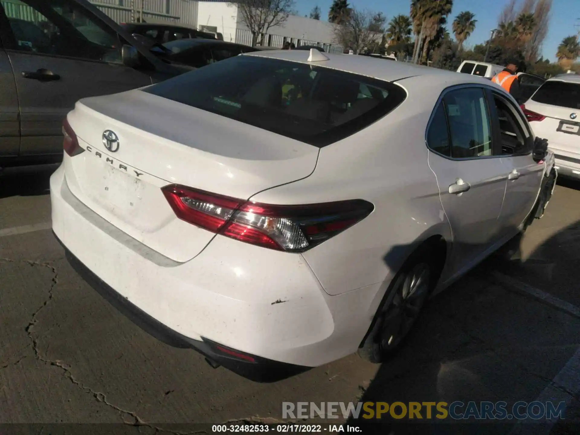 4 Photograph of a damaged car 4T1C11AKXLU315350 TOYOTA CAMRY 2020