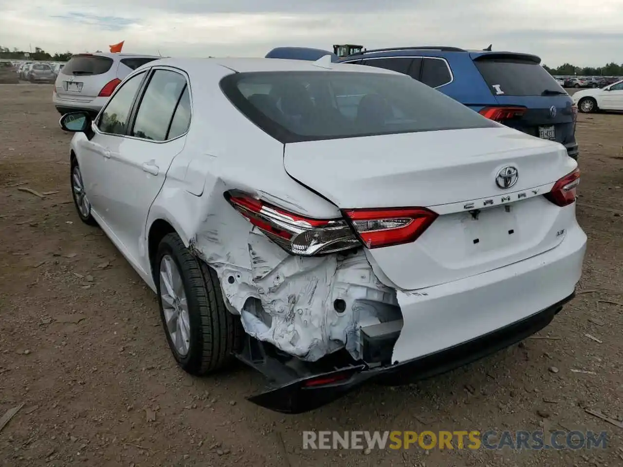 3 Photograph of a damaged car 4T1C11AKXLU316529 TOYOTA CAMRY 2020