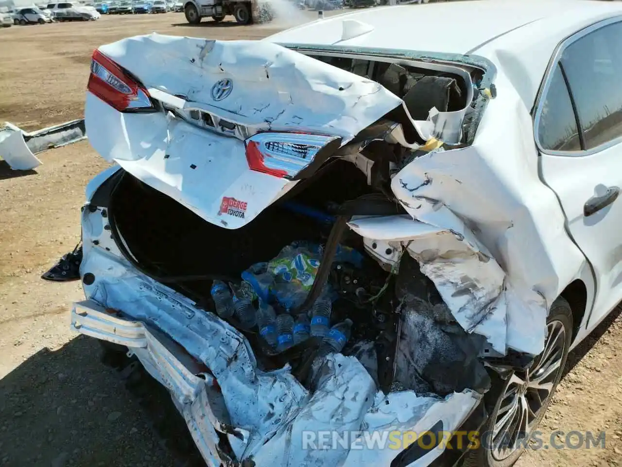 9 Photograph of a damaged car 4T1C11AKXLU318880 TOYOTA CAMRY 2020