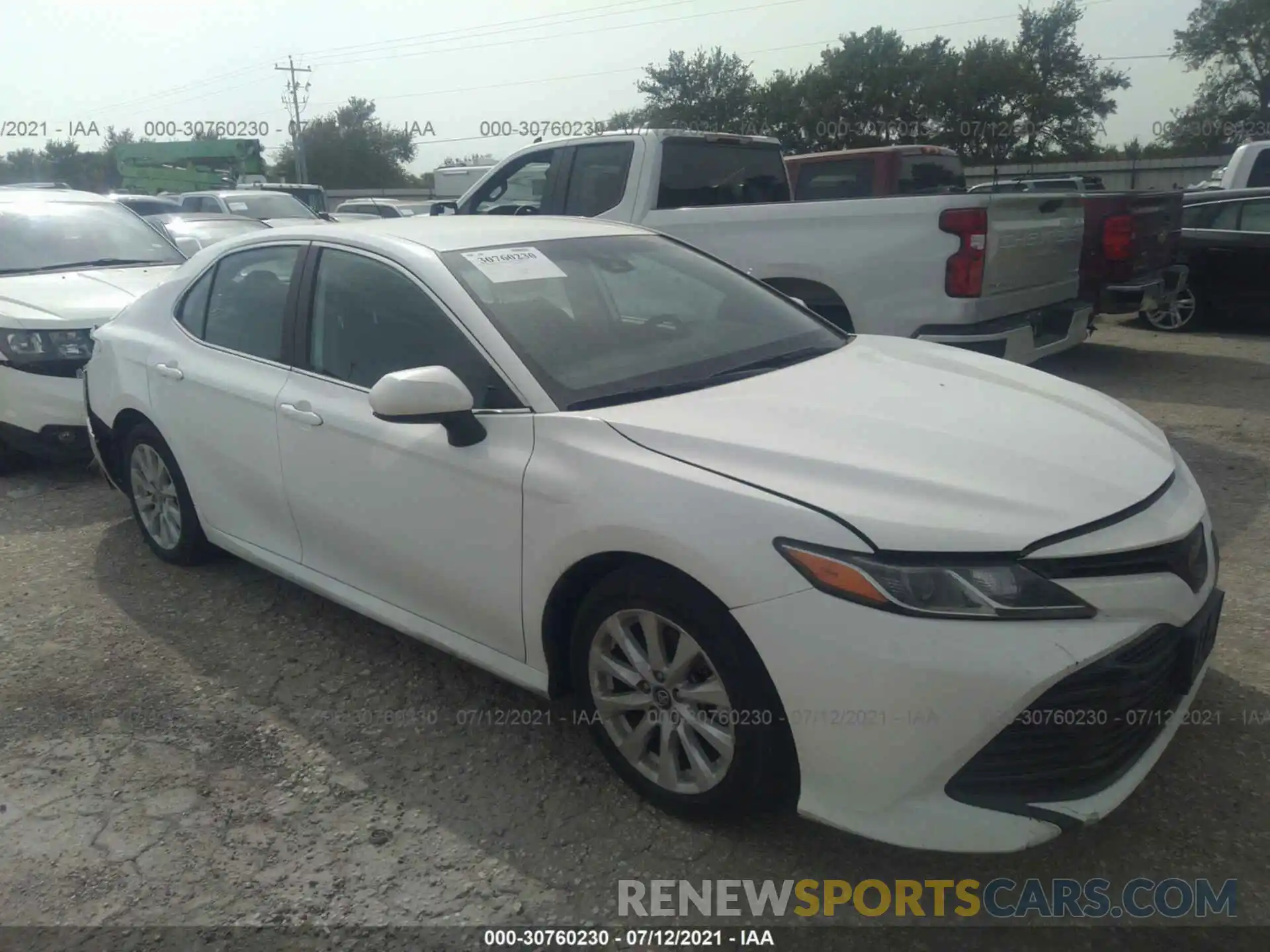 1 Photograph of a damaged car 4T1C11AKXLU333203 TOYOTA CAMRY 2020