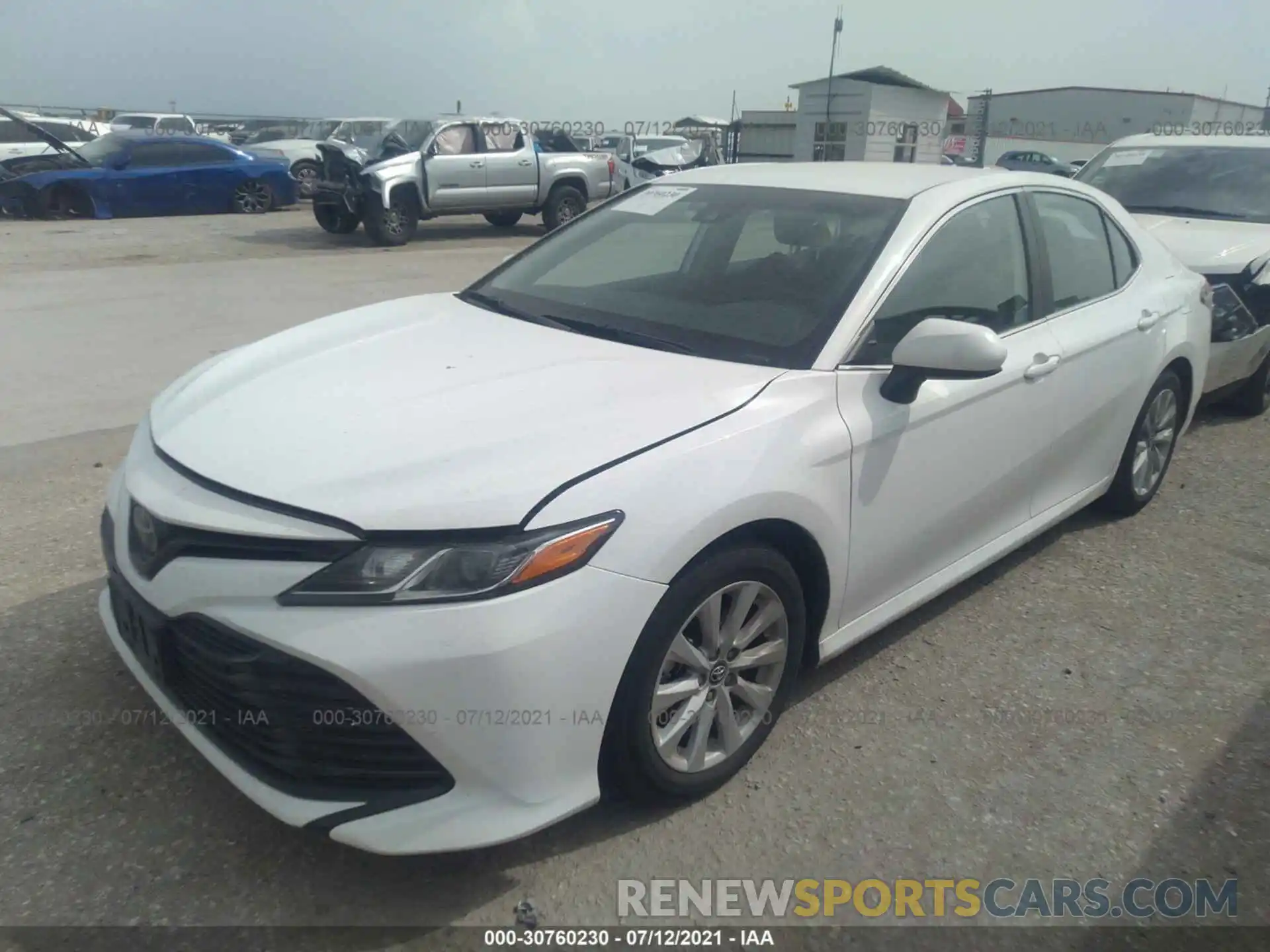 2 Photograph of a damaged car 4T1C11AKXLU333203 TOYOTA CAMRY 2020