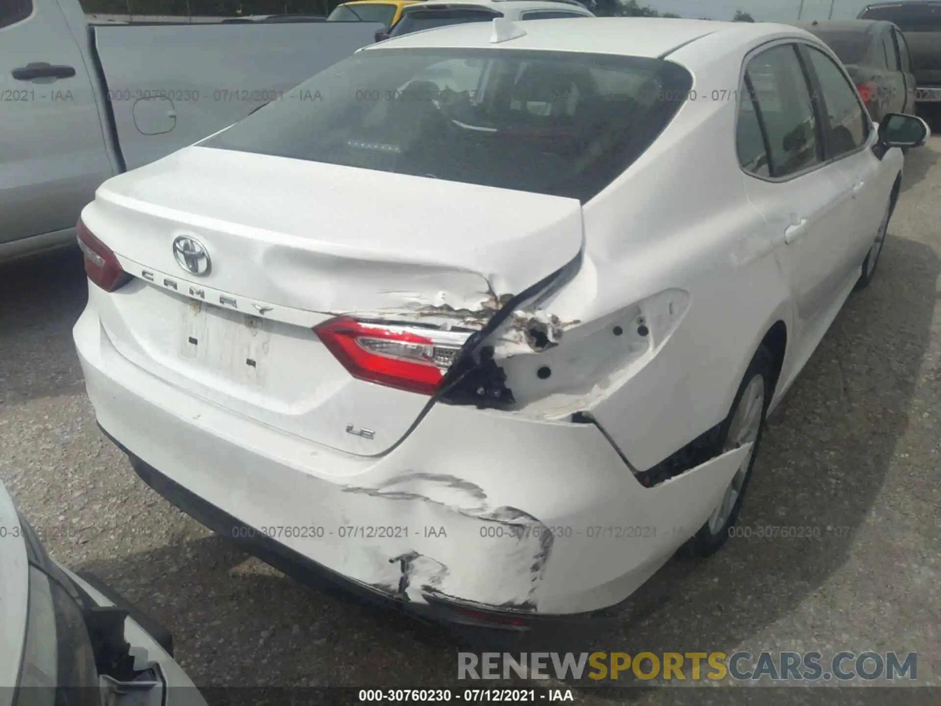 6 Photograph of a damaged car 4T1C11AKXLU333203 TOYOTA CAMRY 2020