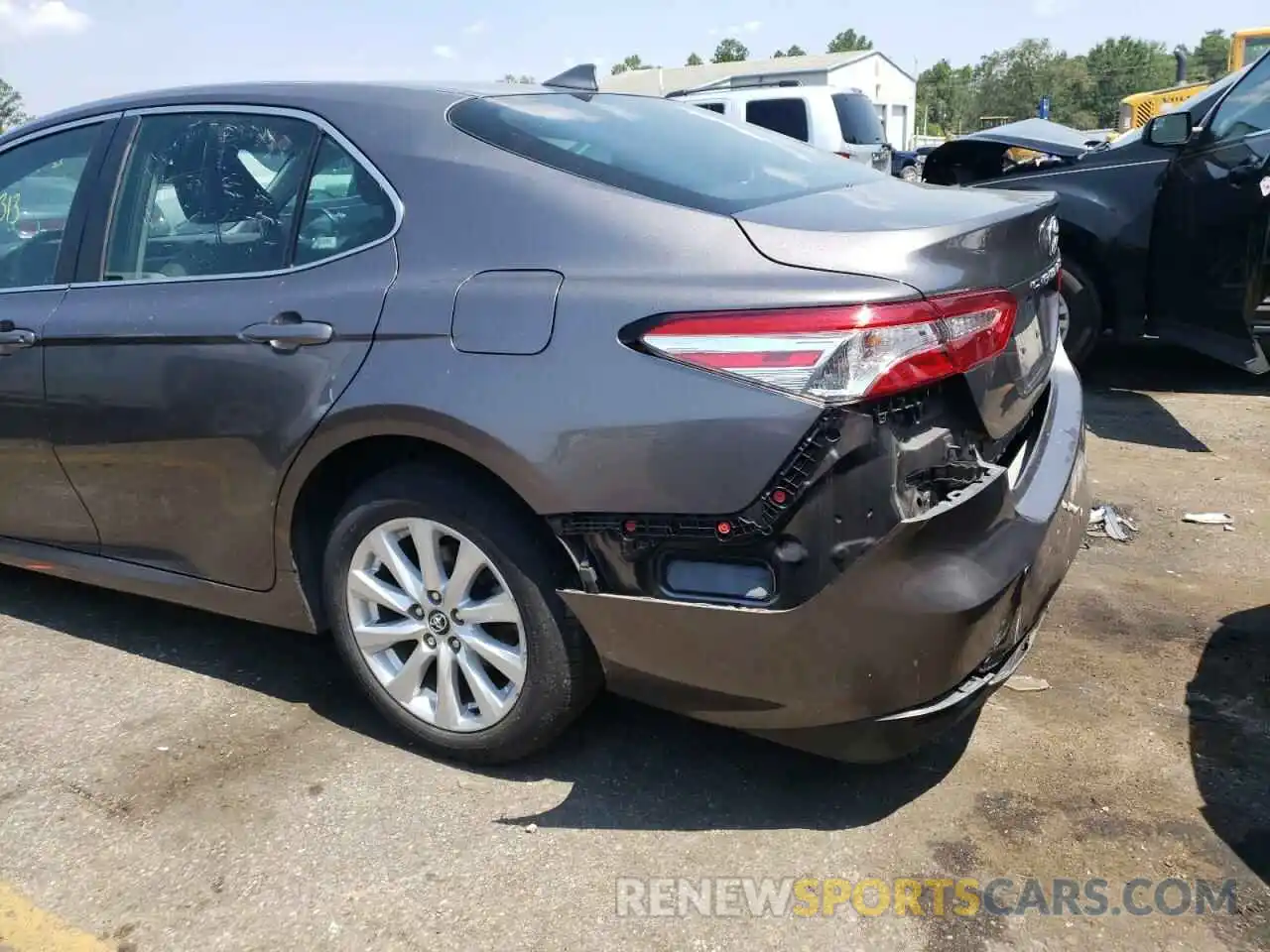 9 Photograph of a damaged car 4T1C11AKXLU338661 TOYOTA CAMRY 2020