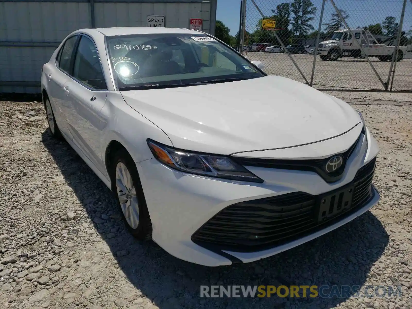 1 Photograph of a damaged car 4T1C11AKXLU342564 TOYOTA CAMRY 2020