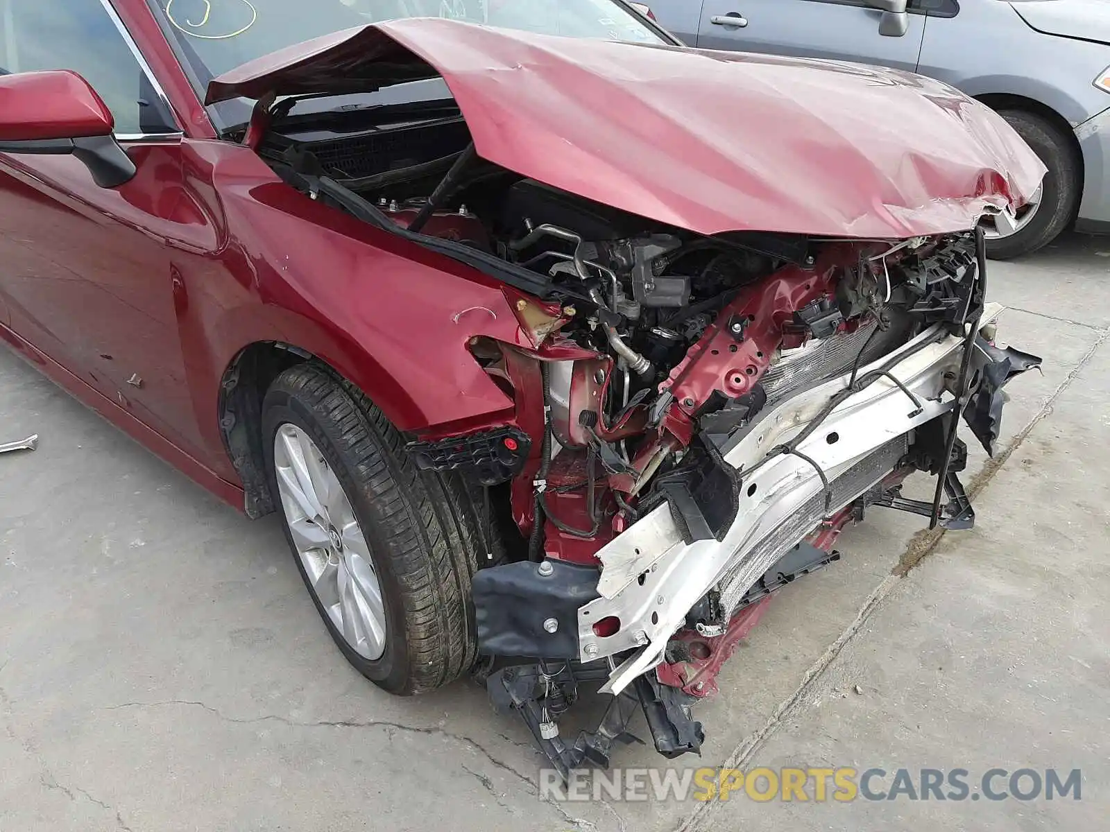 9 Photograph of a damaged car 4T1C11AKXLU345349 TOYOTA CAMRY 2020