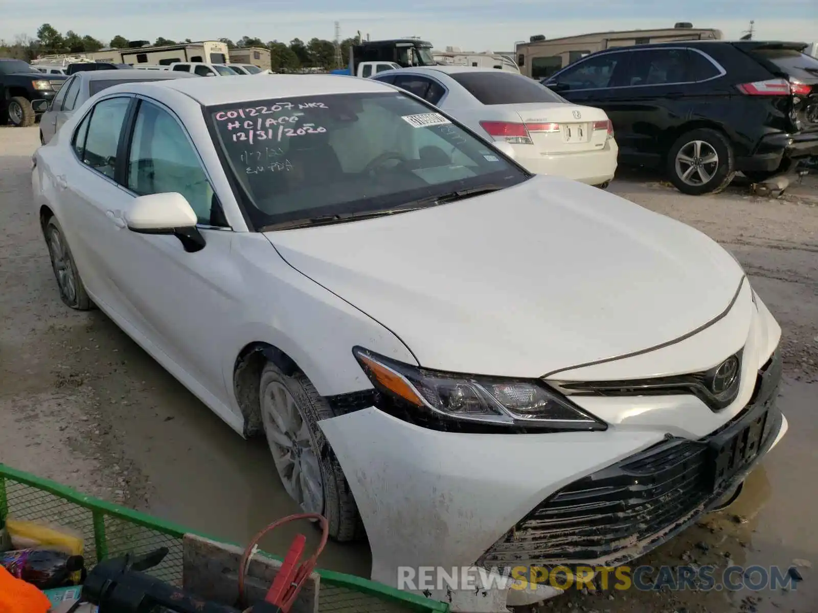 1 Photograph of a damaged car 4T1C11AKXLU346873 TOYOTA CAMRY 2020