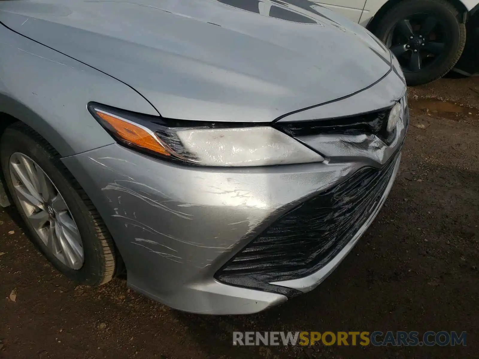 9 Photograph of a damaged car 4T1C11AKXLU355735 TOYOTA CAMRY 2020