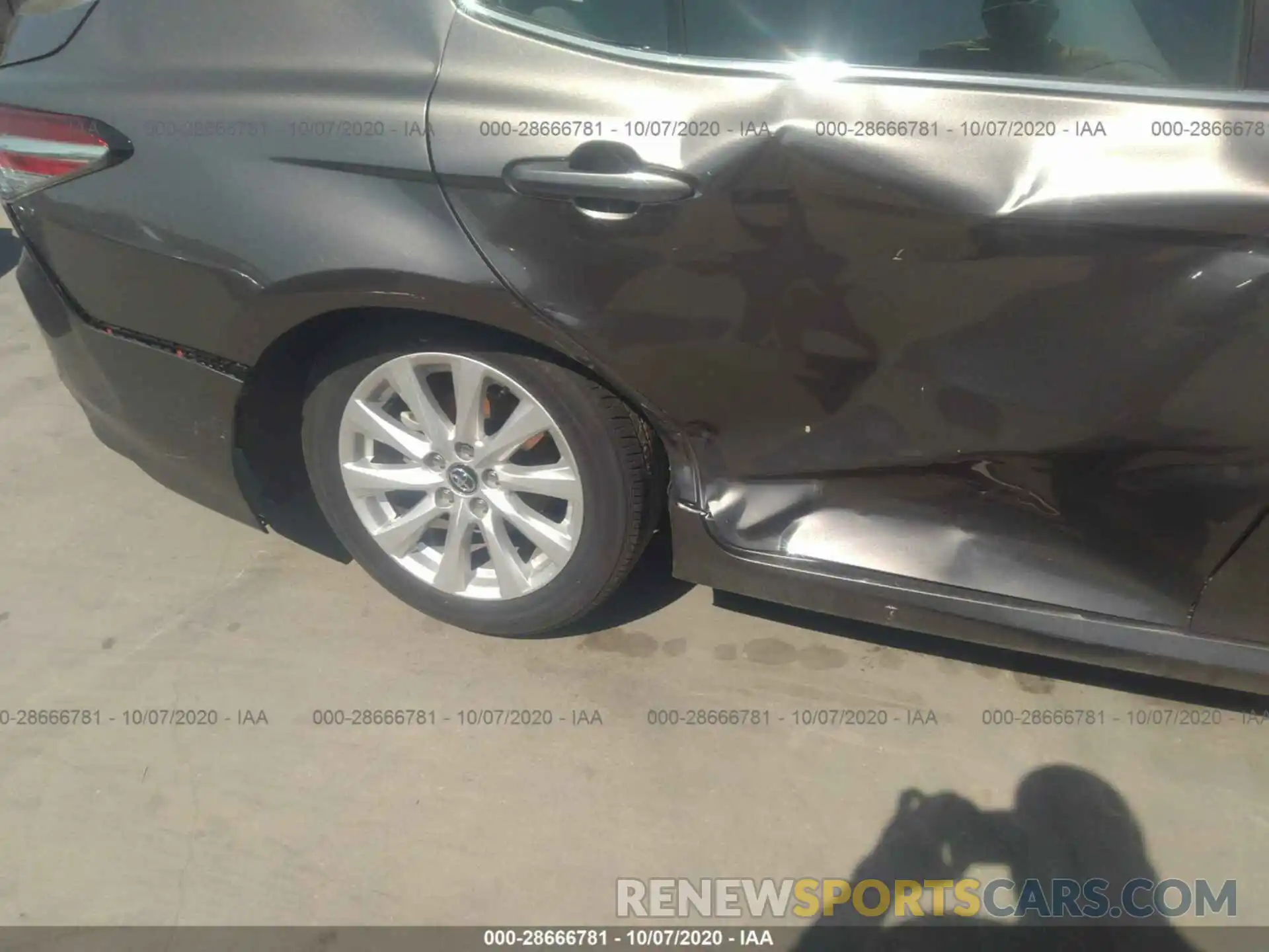 6 Photograph of a damaged car 4T1C11AKXLU355752 TOYOTA CAMRY 2020