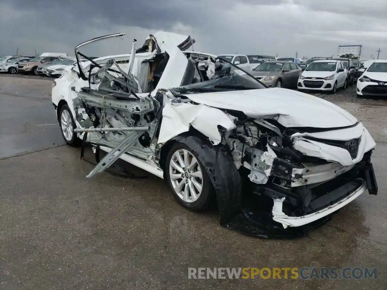 1 Photograph of a damaged car 4T1C11AKXLU357839 TOYOTA CAMRY 2020