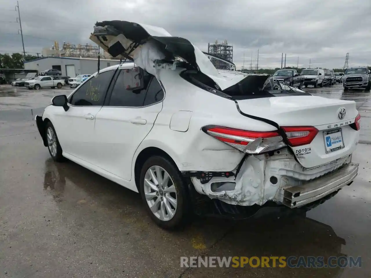 3 Photograph of a damaged car 4T1C11AKXLU357839 TOYOTA CAMRY 2020