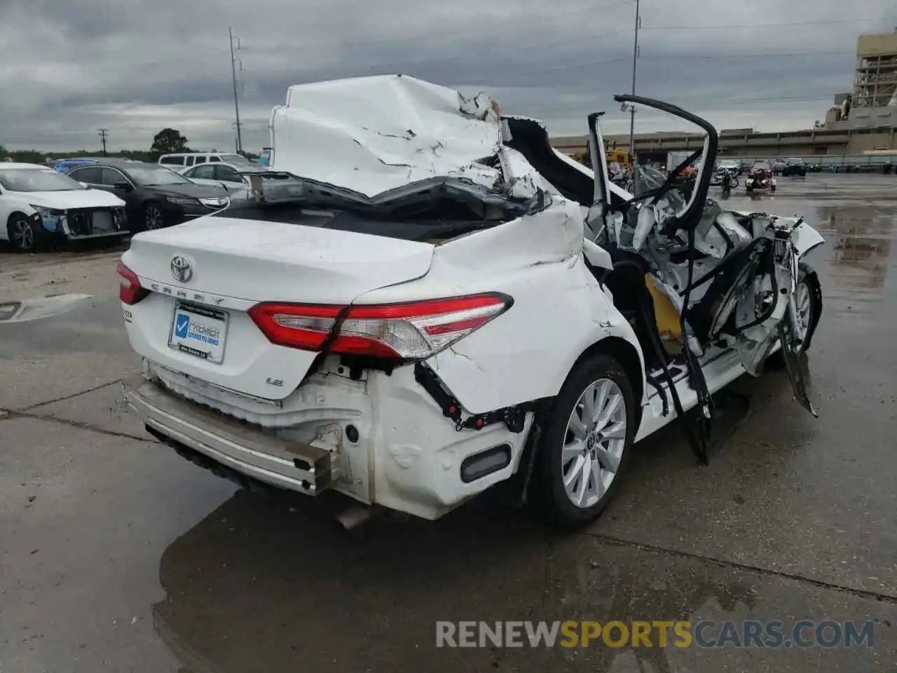 4 Photograph of a damaged car 4T1C11AKXLU357839 TOYOTA CAMRY 2020