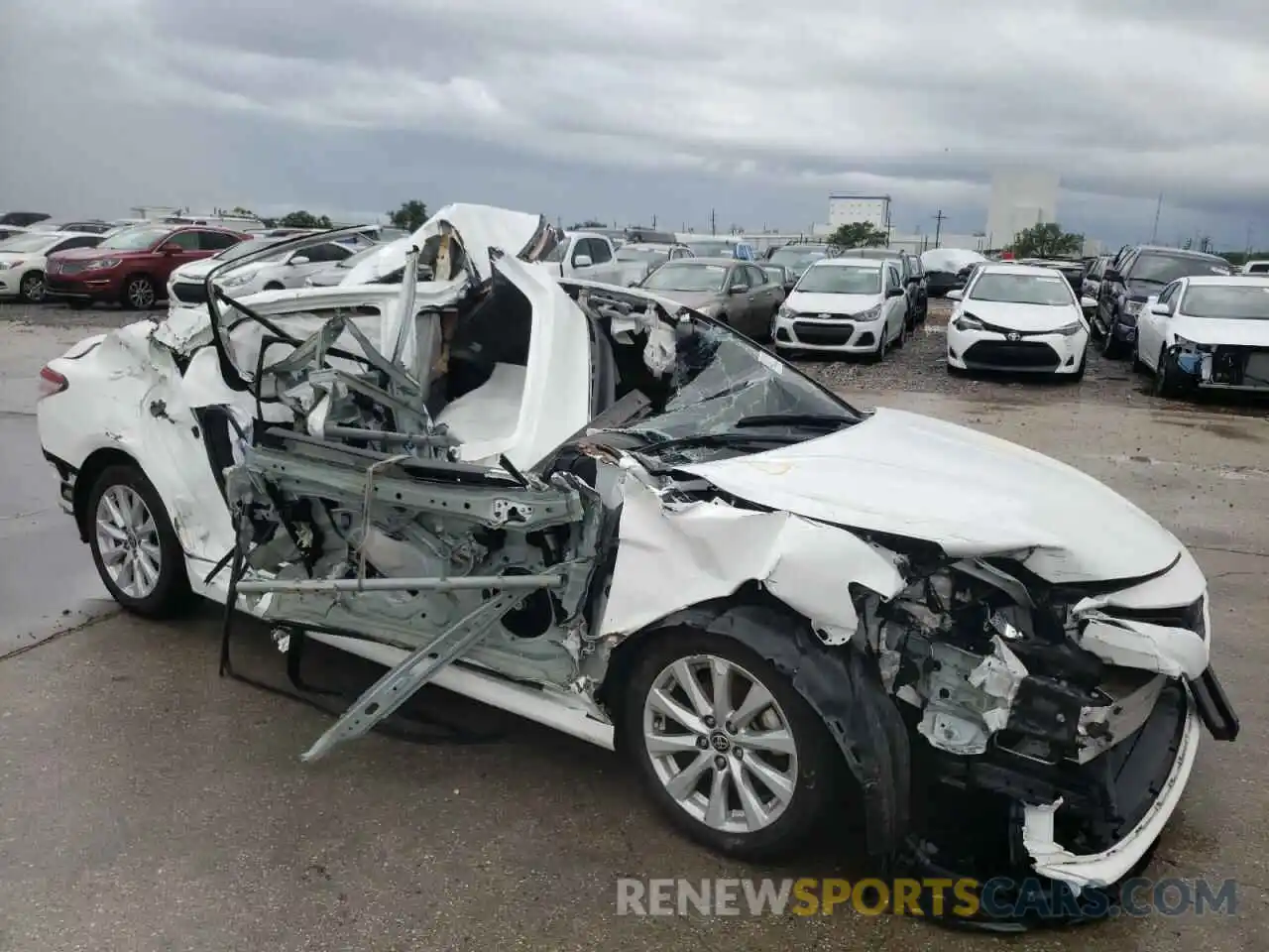 9 Photograph of a damaged car 4T1C11AKXLU357839 TOYOTA CAMRY 2020