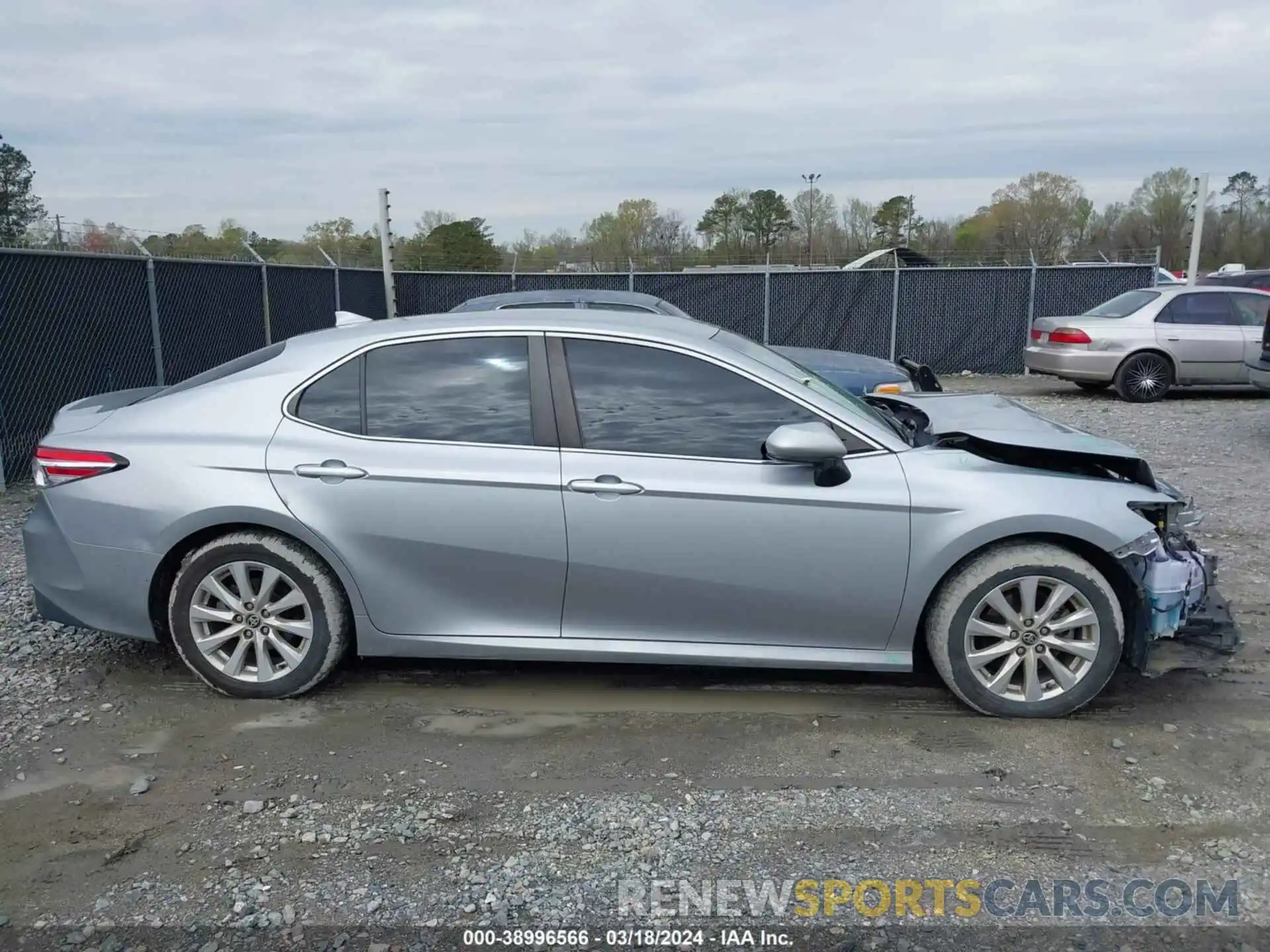 14 Photograph of a damaged car 4T1C11AKXLU358425 TOYOTA CAMRY 2020