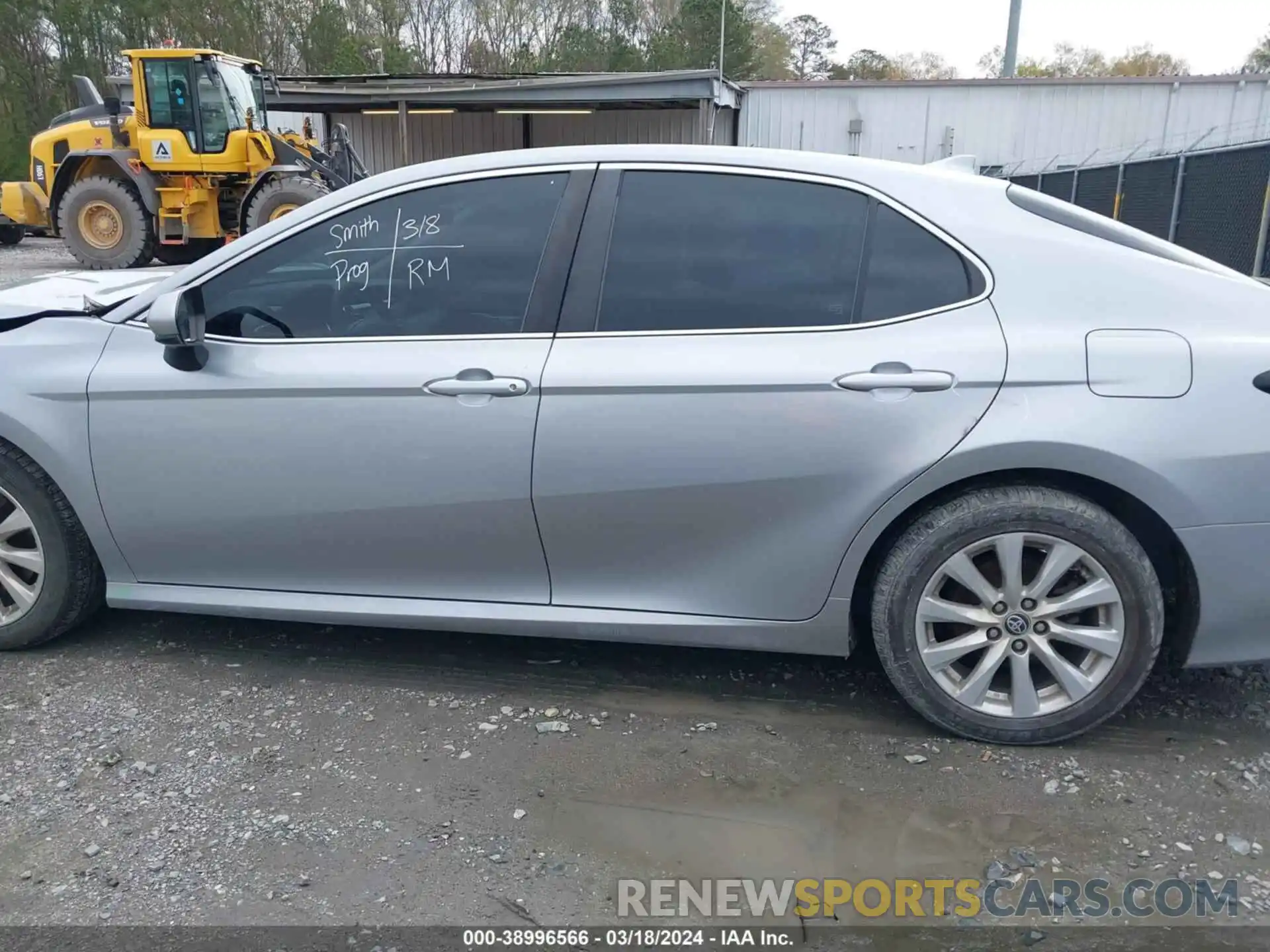 15 Photograph of a damaged car 4T1C11AKXLU358425 TOYOTA CAMRY 2020