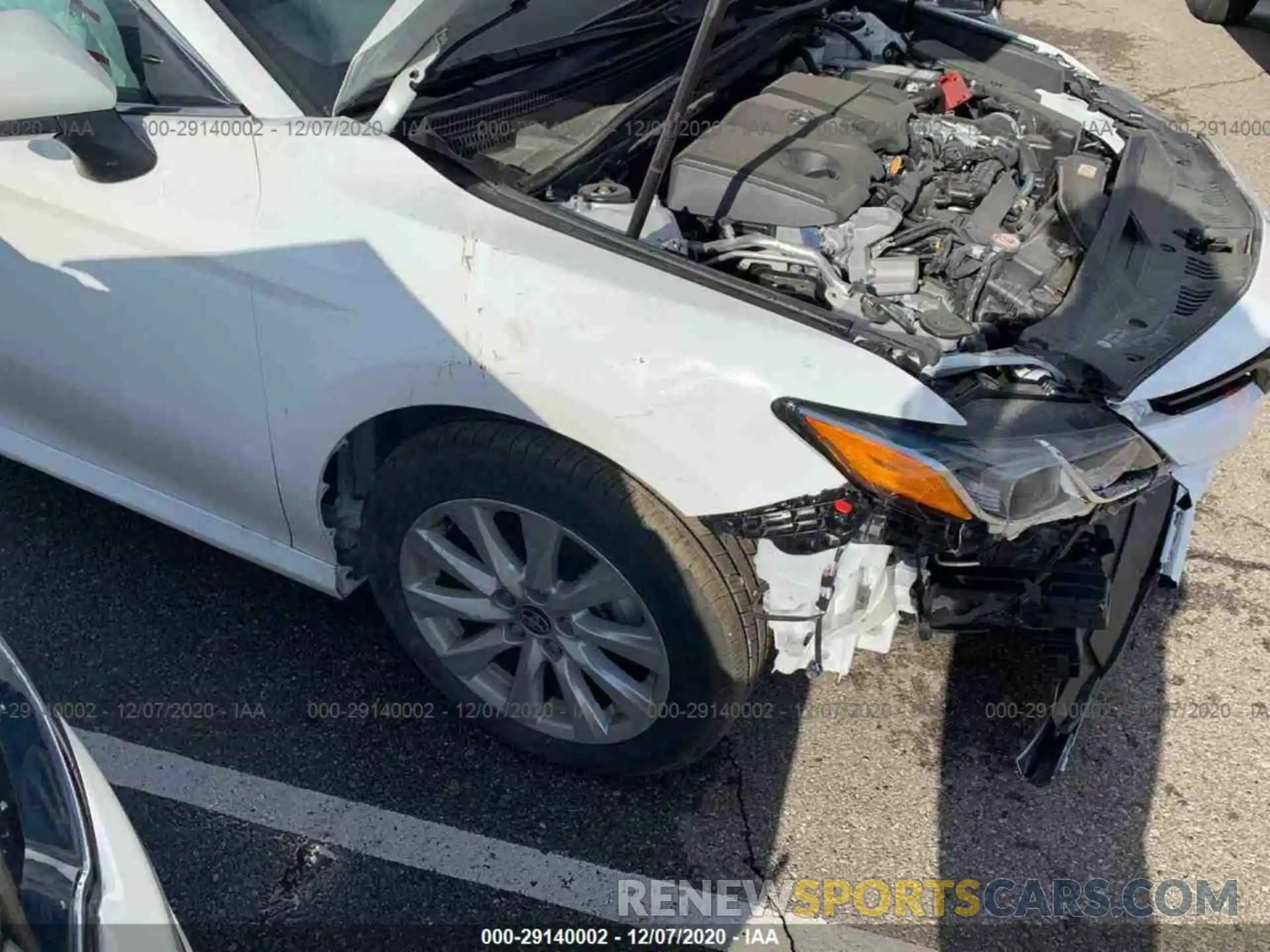 18 Photograph of a damaged car 4T1C11AKXLU359462 TOYOTA CAMRY 2020