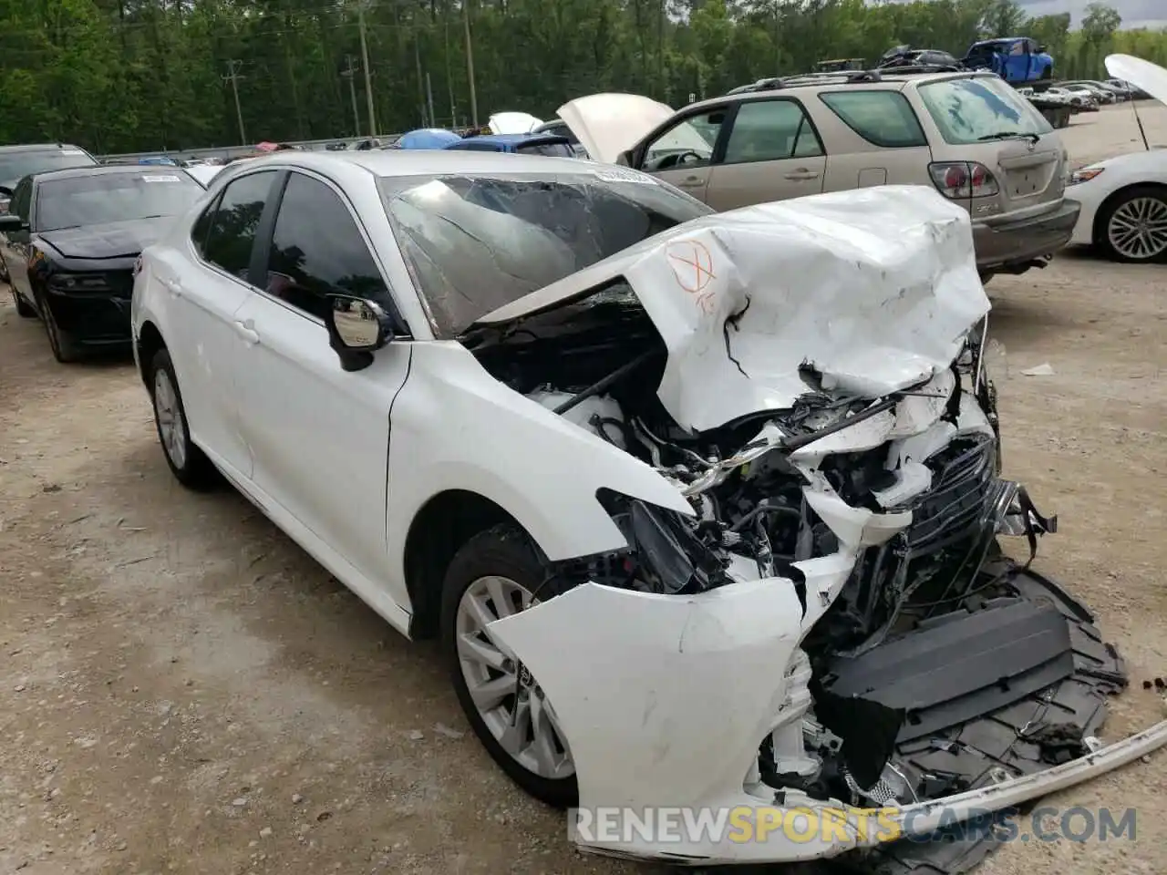 1 Photograph of a damaged car 4T1C11AKXLU360921 TOYOTA CAMRY 2020