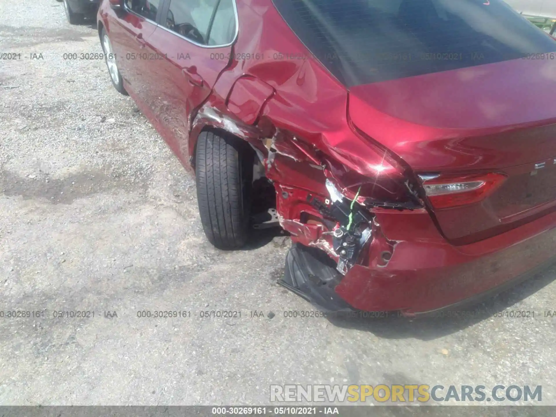 6 Photograph of a damaged car 4T1C11AKXLU361499 TOYOTA CAMRY 2020