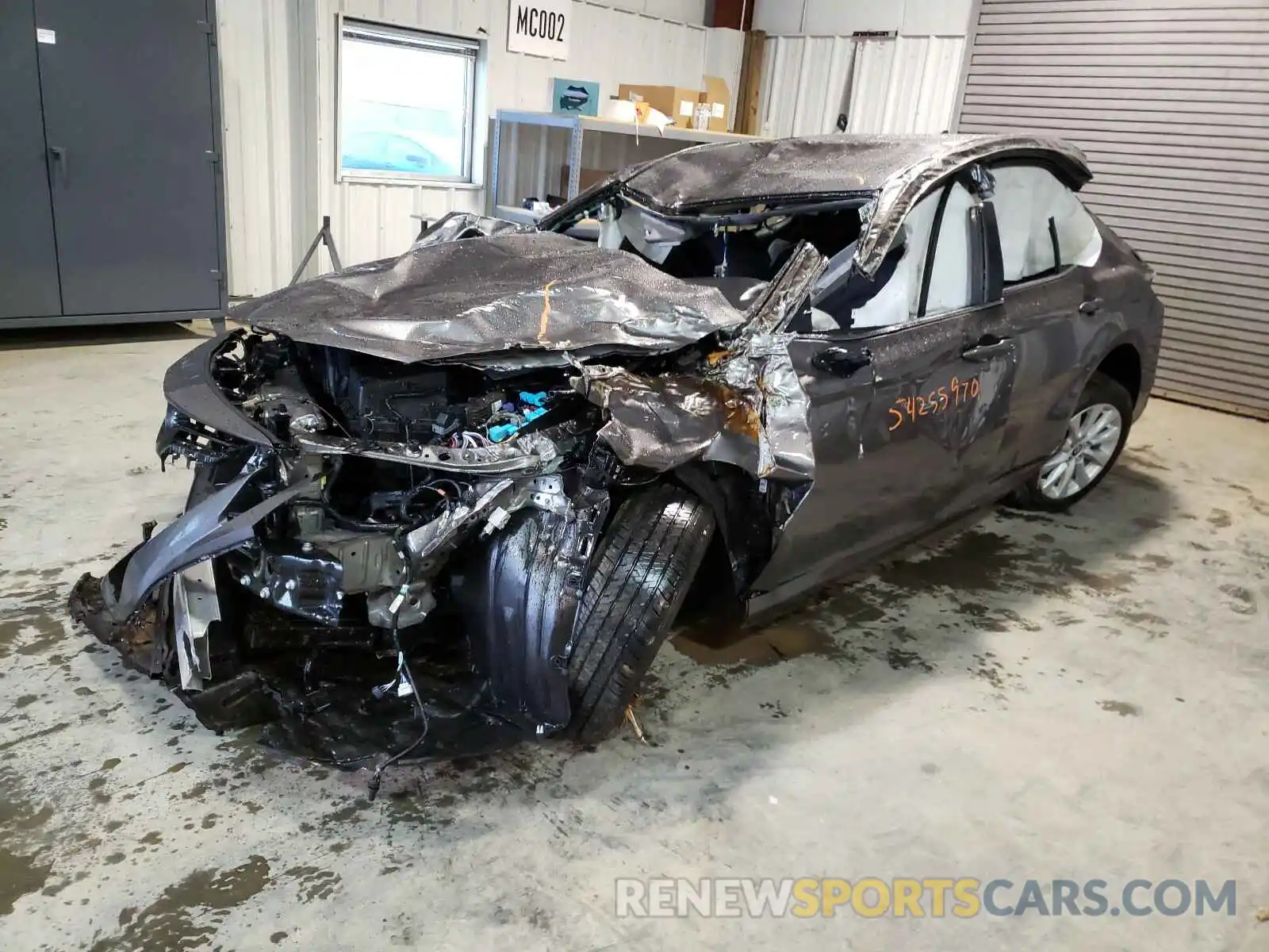 2 Photograph of a damaged car 4T1C11AKXLU386371 TOYOTA CAMRY 2020