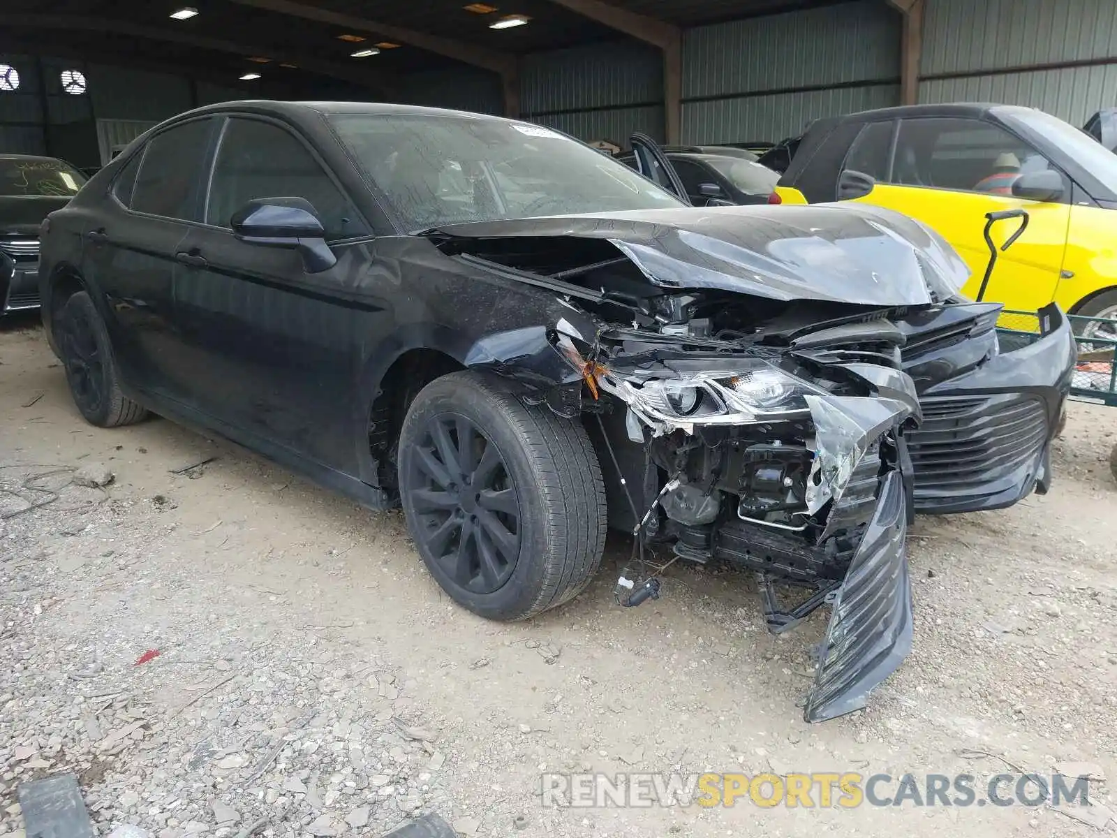 1 Photograph of a damaged car 4T1C11AKXLU398701 TOYOTA CAMRY 2020