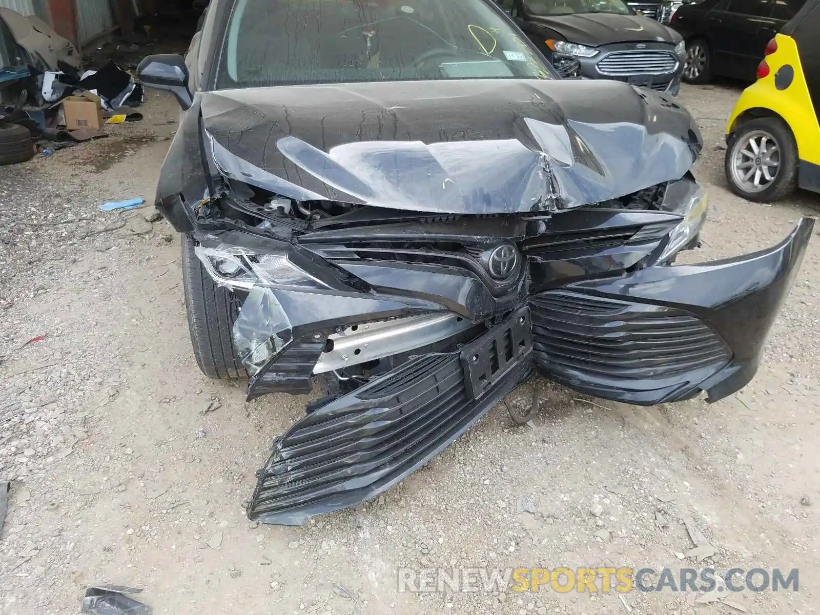 9 Photograph of a damaged car 4T1C11AKXLU398701 TOYOTA CAMRY 2020