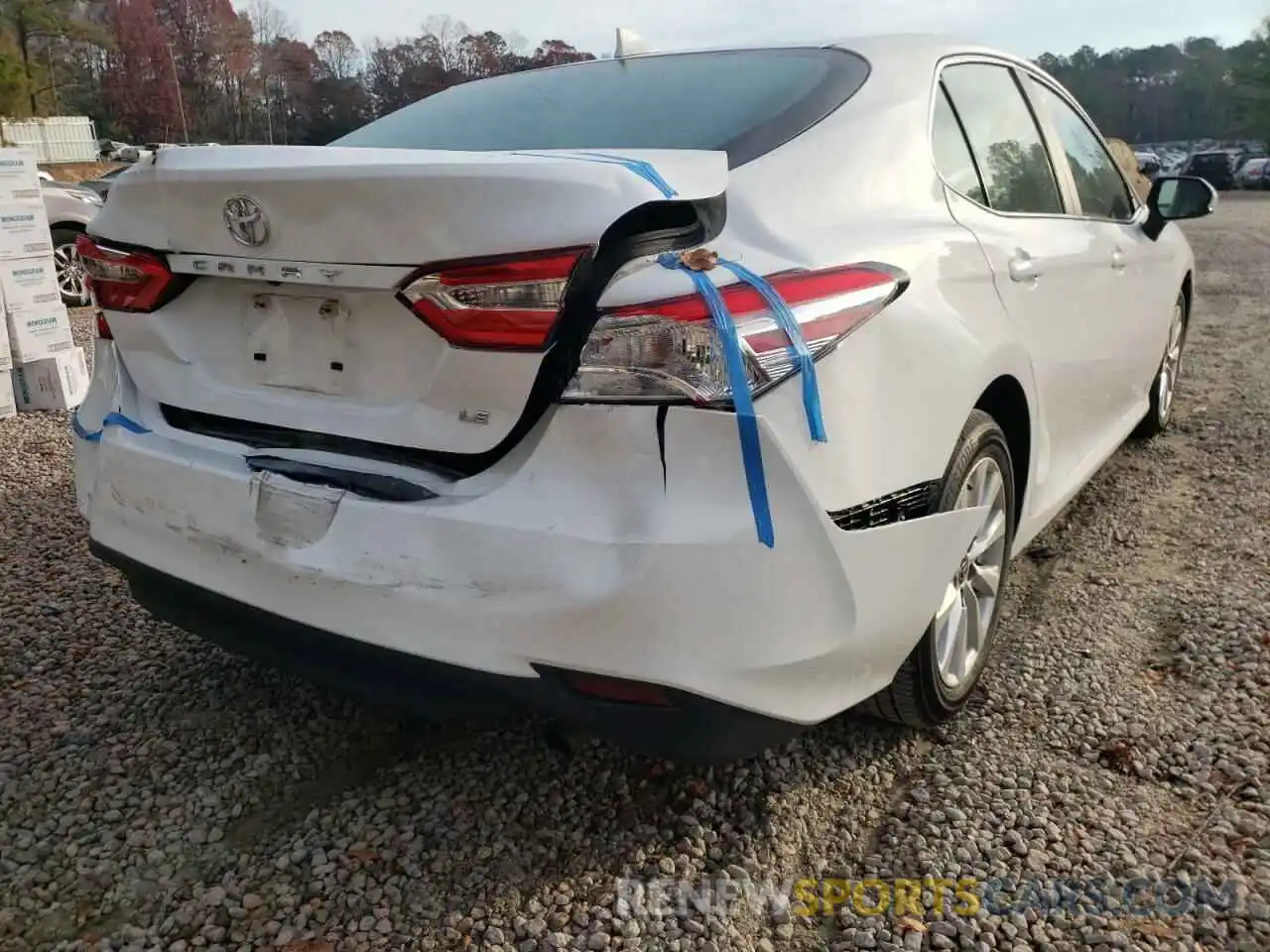 4 Photograph of a damaged car 4T1C11AKXLU501101 TOYOTA CAMRY 2020