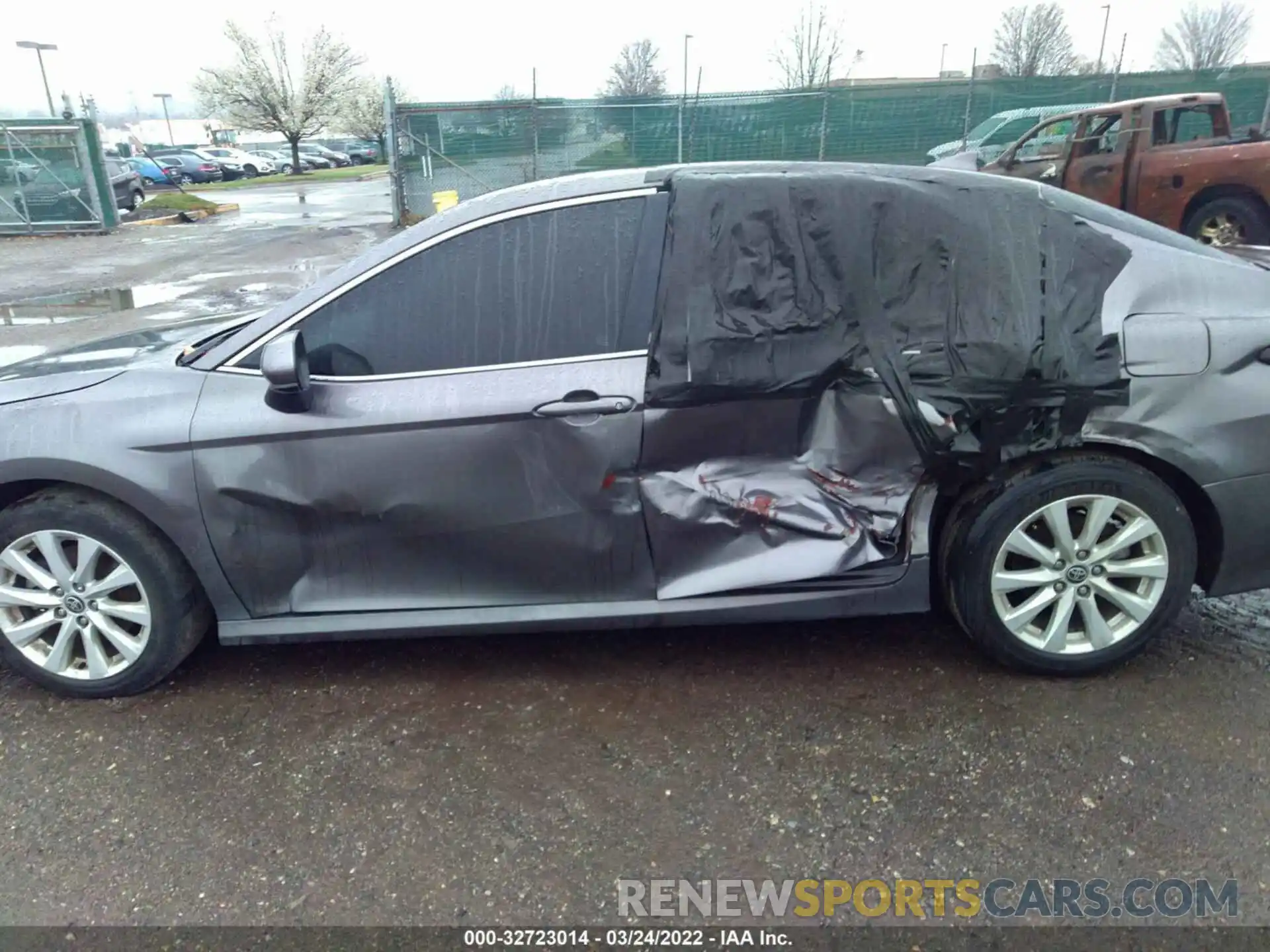 6 Photograph of a damaged car 4T1C11AKXLU501809 TOYOTA CAMRY 2020