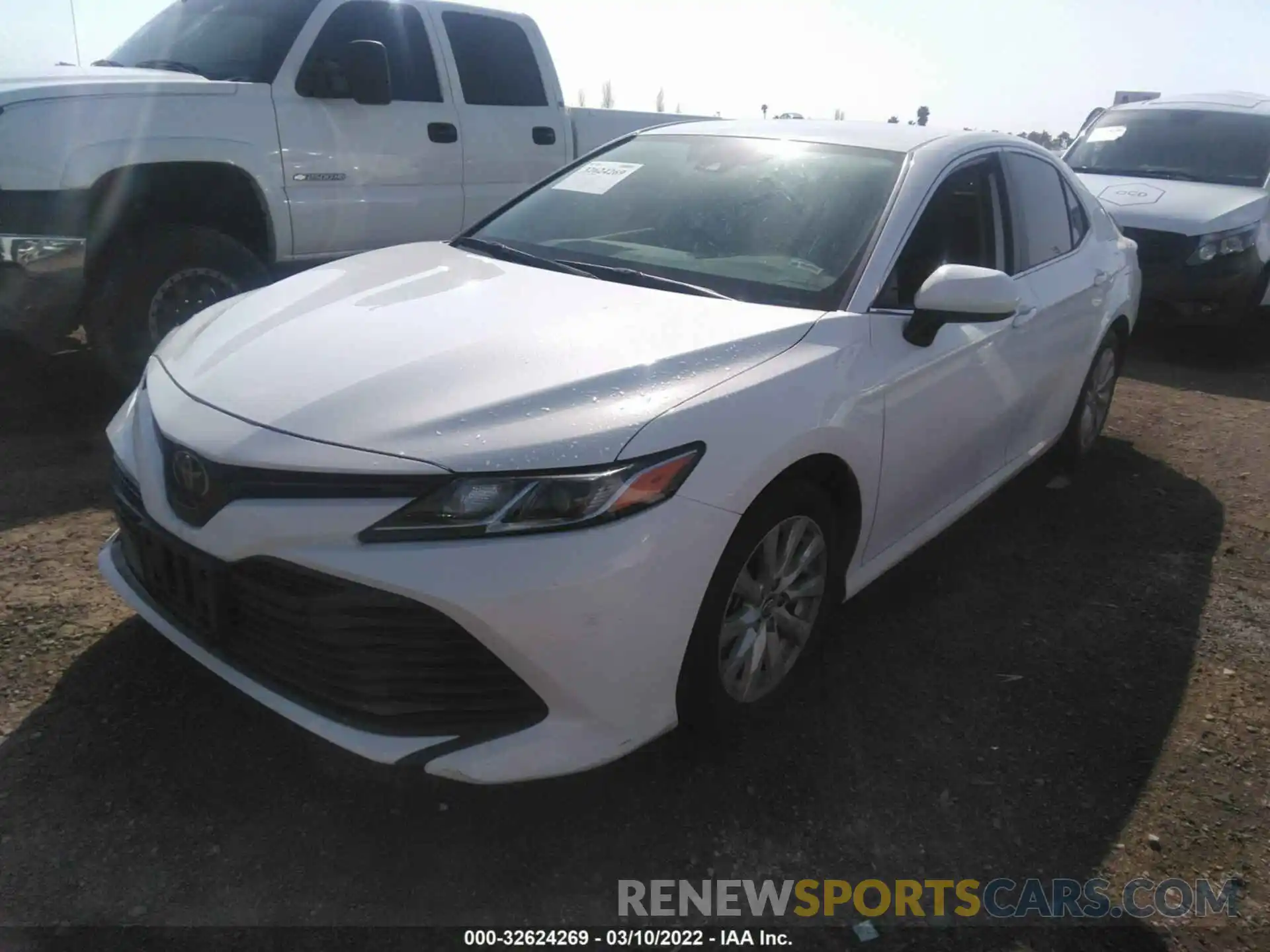 2 Photograph of a damaged car 4T1C11AKXLU861999 TOYOTA CAMRY 2020