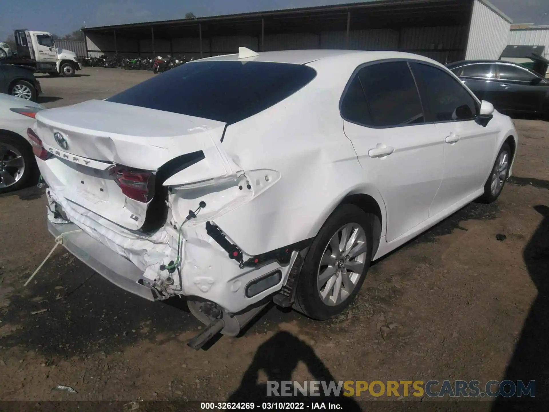 4 Photograph of a damaged car 4T1C11AKXLU861999 TOYOTA CAMRY 2020