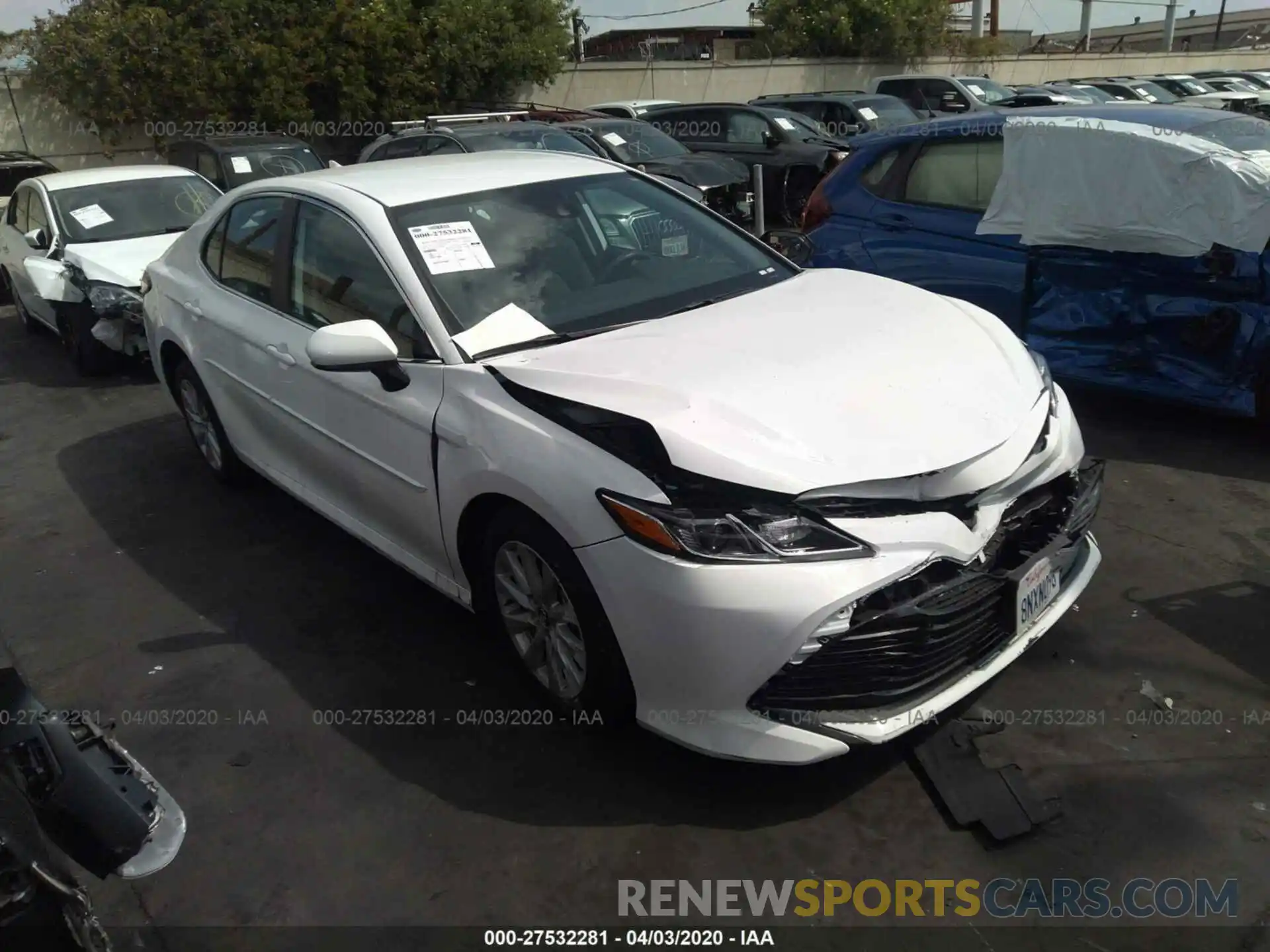 1 Photograph of a damaged car 4T1C11AKXLU862117 TOYOTA CAMRY 2020