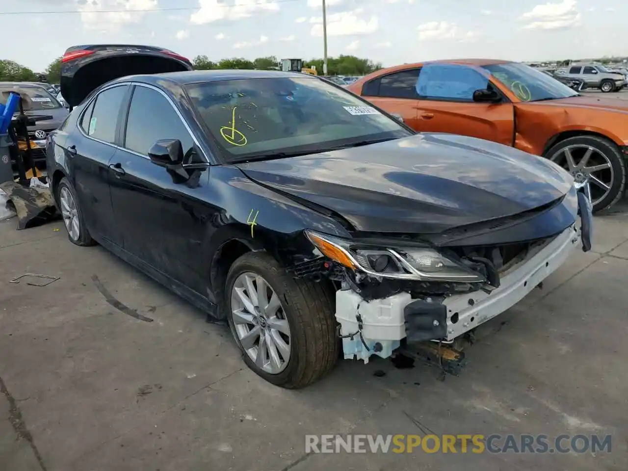 1 Photograph of a damaged car 4T1C11AKXLU874204 TOYOTA CAMRY 2020