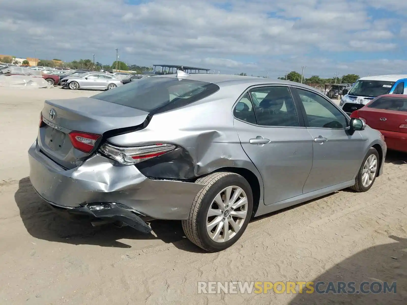 4 Photograph of a damaged car 4T1C11AKXLU900641 TOYOTA CAMRY 2020