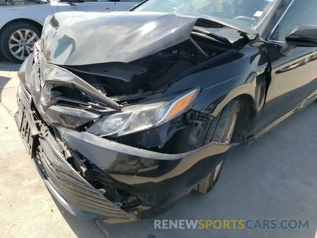 9 Photograph of a damaged car 4T1C11AKXLU909386 TOYOTA CAMRY 2020