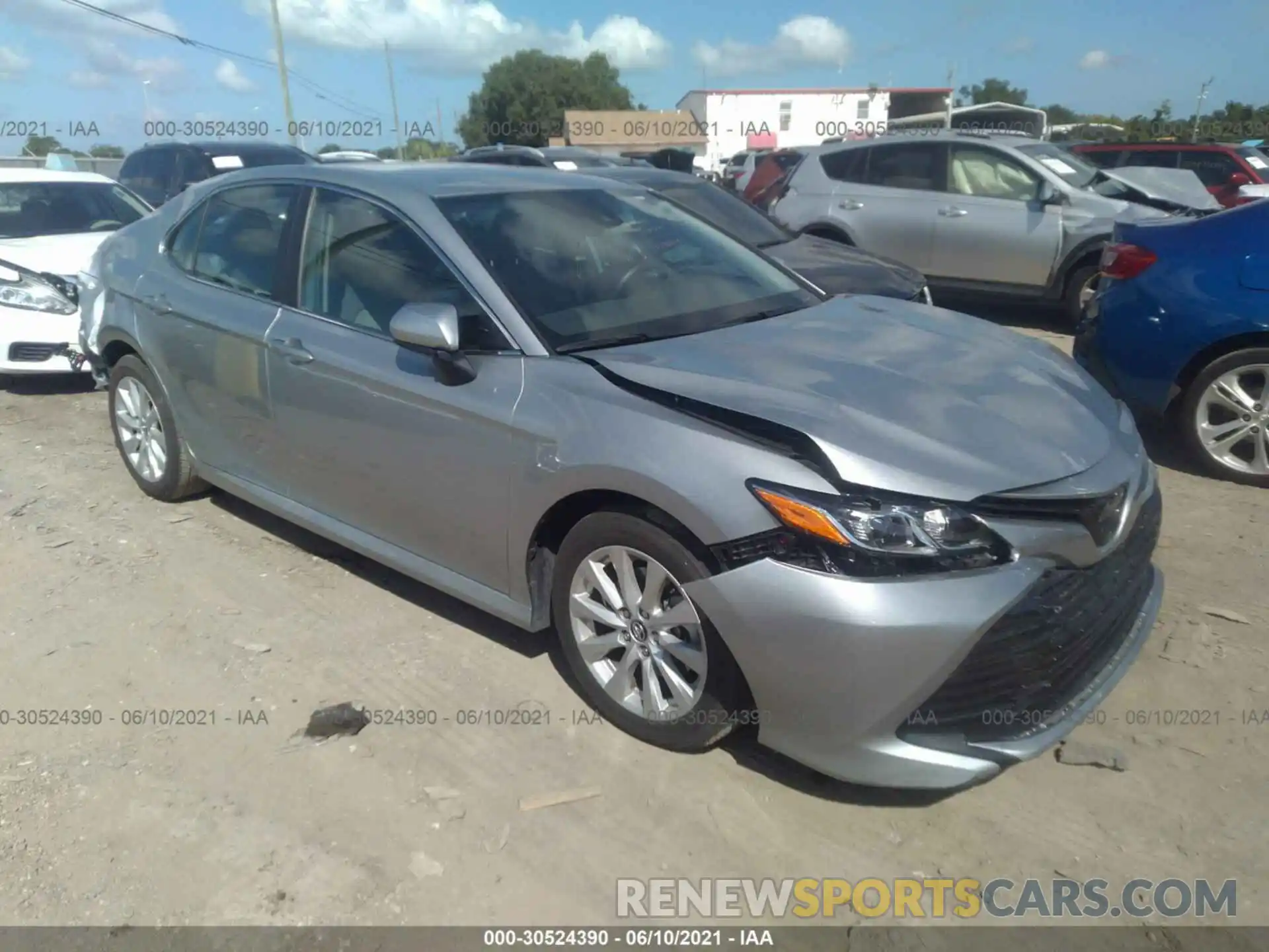 1 Photograph of a damaged car 4T1C11AKXLU912000 TOYOTA CAMRY 2020