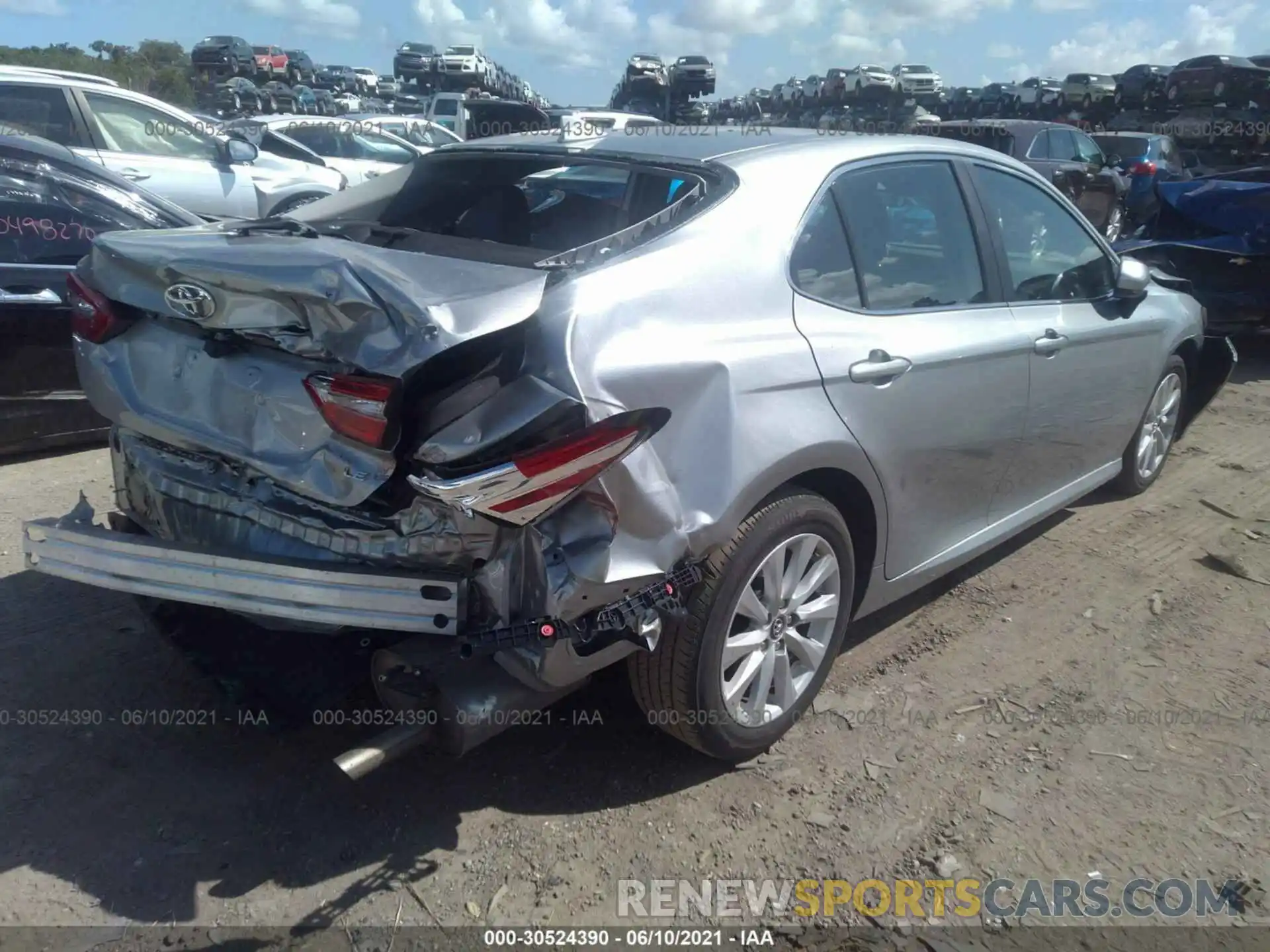 4 Photograph of a damaged car 4T1C11AKXLU912000 TOYOTA CAMRY 2020