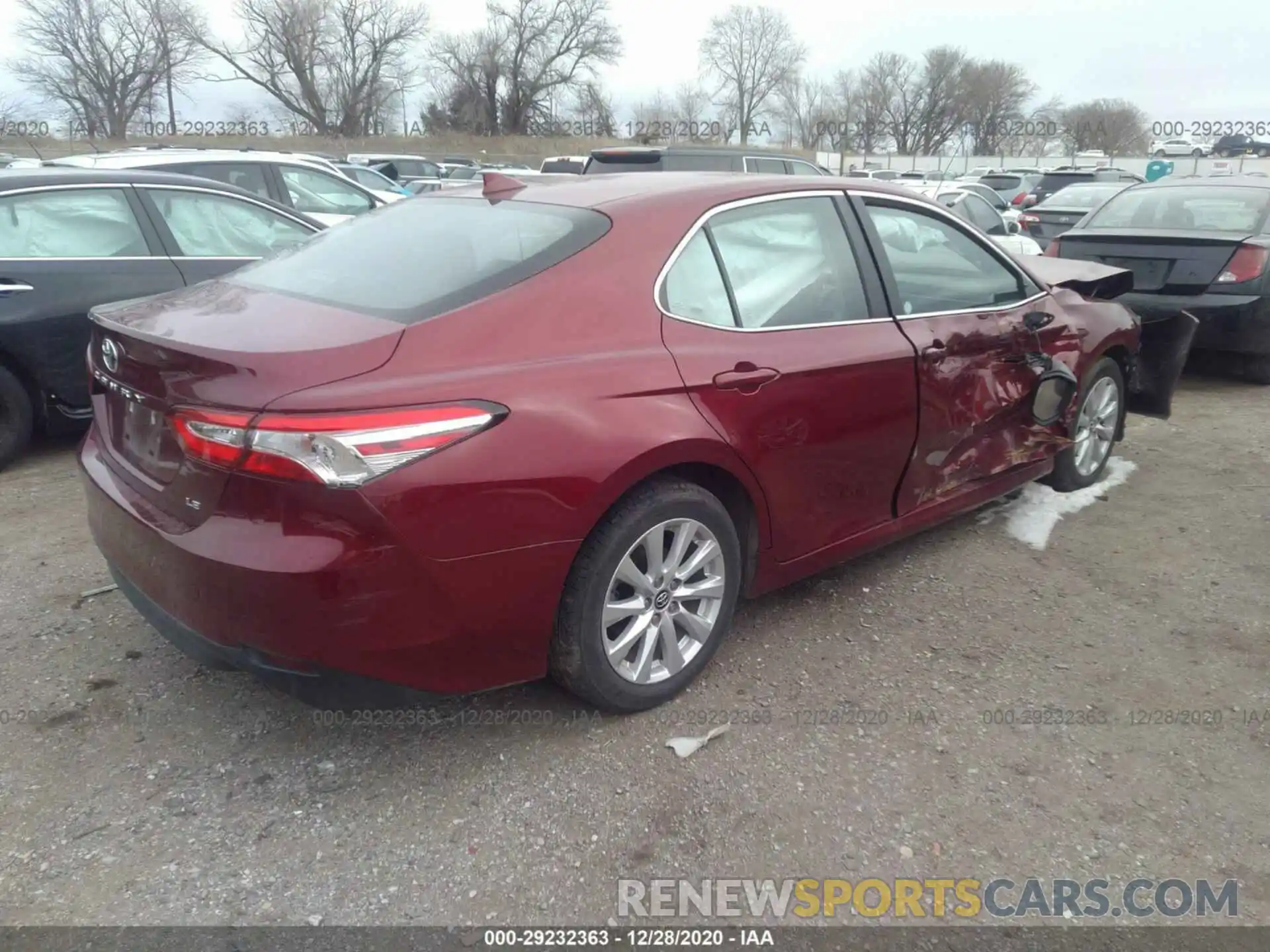 4 Photograph of a damaged car 4T1C11AKXLU928195 TOYOTA CAMRY 2020