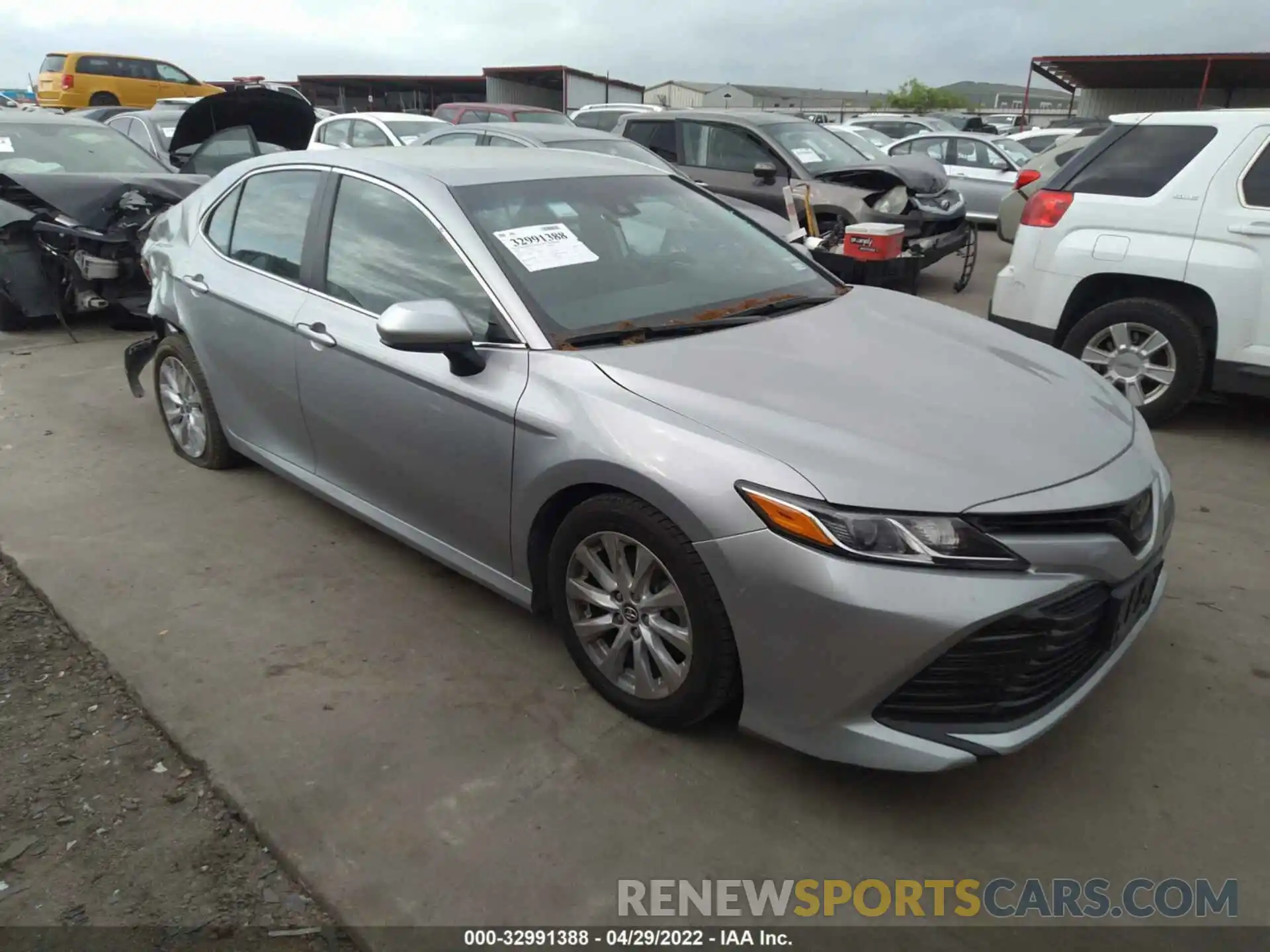 1 Photograph of a damaged car 4T1C11AKXLU928567 TOYOTA CAMRY 2020