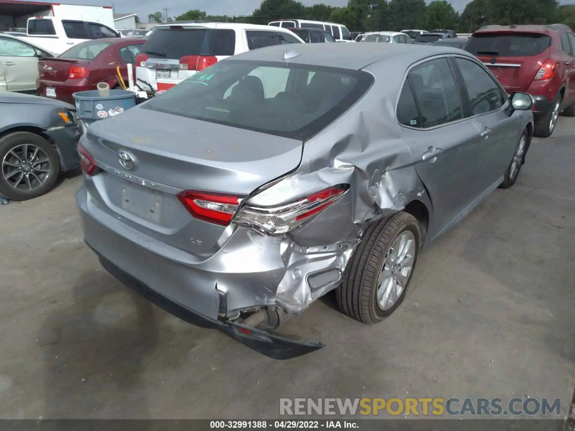 6 Photograph of a damaged car 4T1C11AKXLU928567 TOYOTA CAMRY 2020