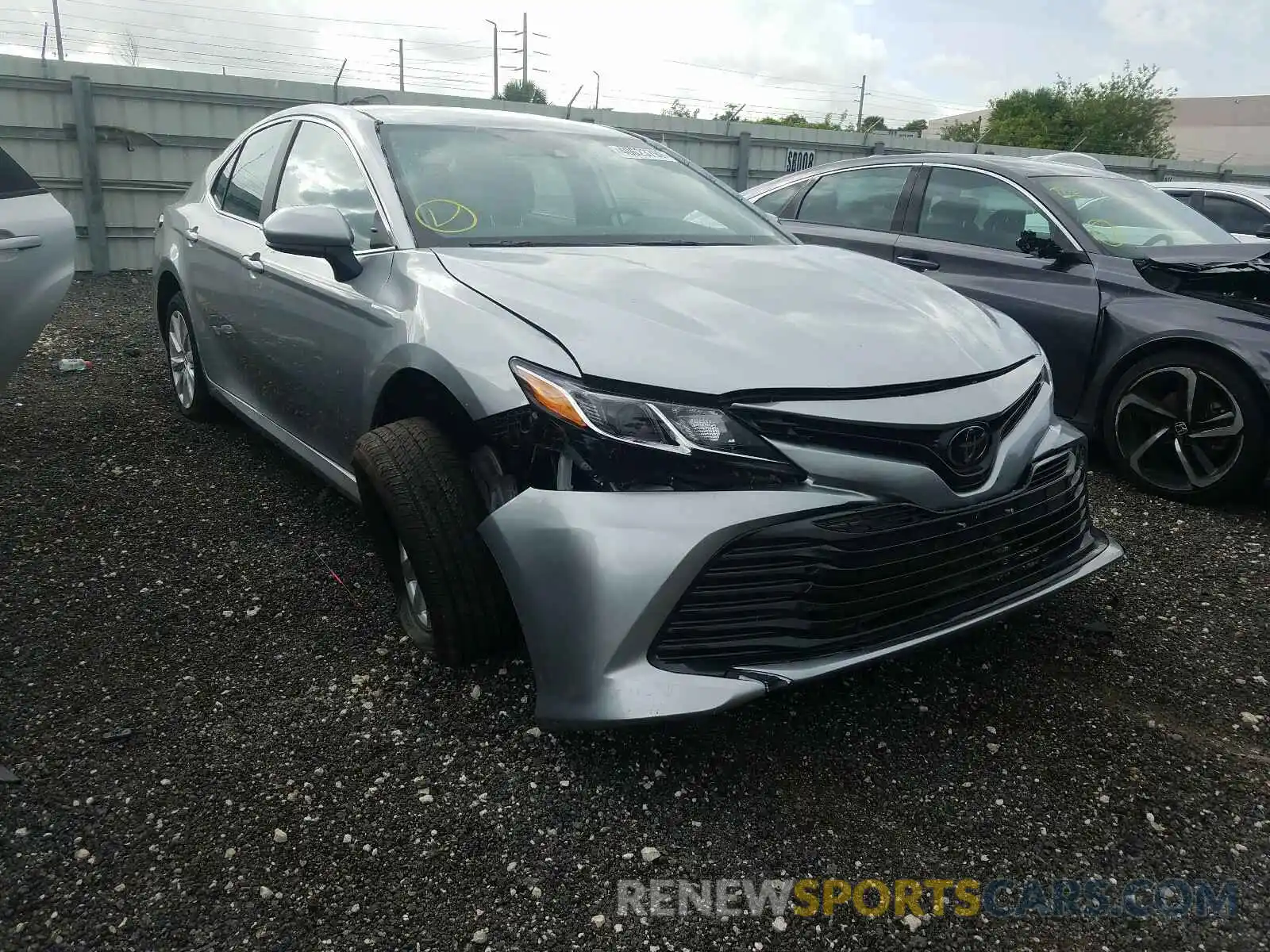 1 Photograph of a damaged car 4T1C11AKXLU930254 TOYOTA CAMRY 2020