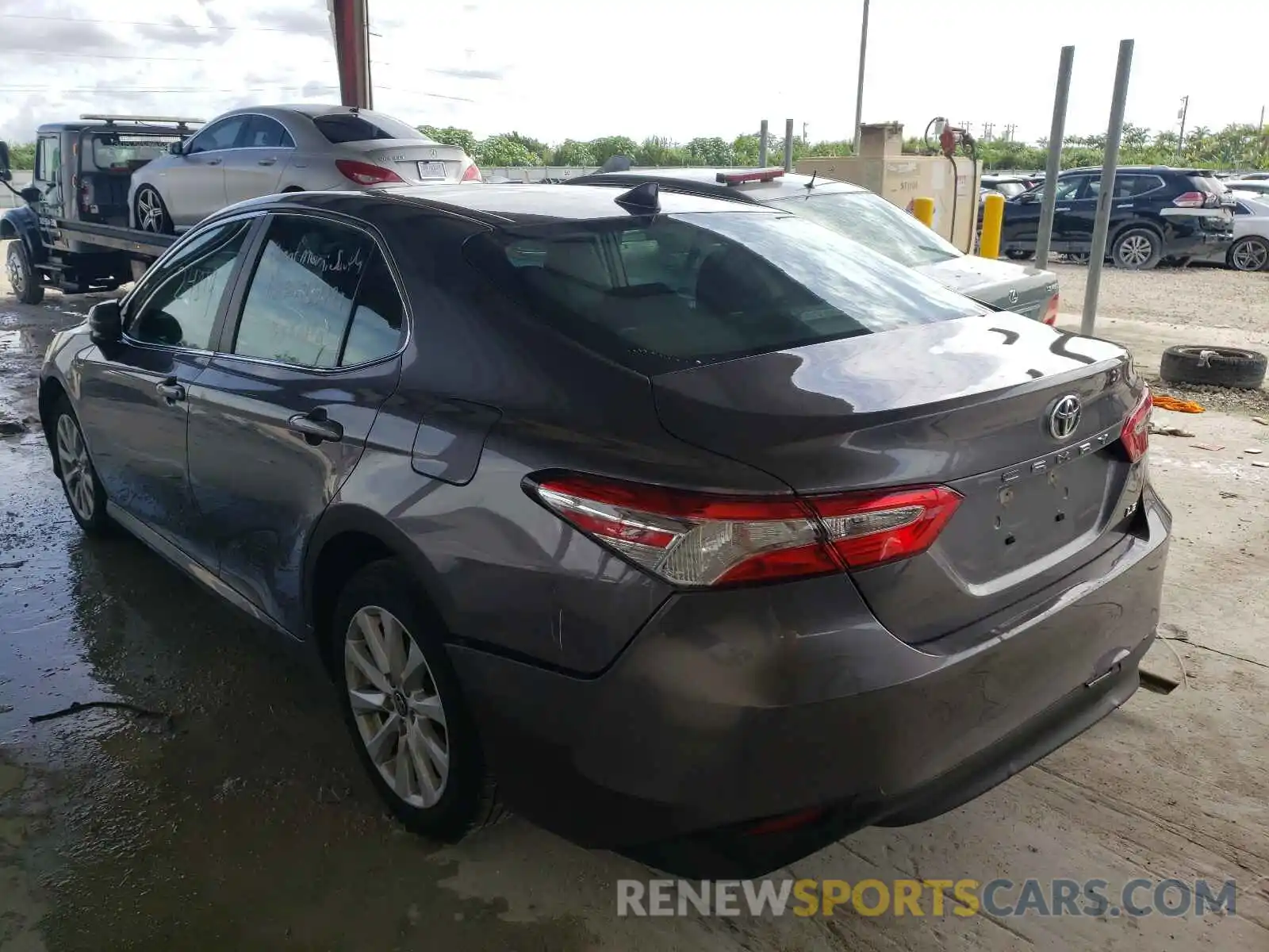 3 Photograph of a damaged car 4T1C11AKXLU930691 TOYOTA CAMRY 2020