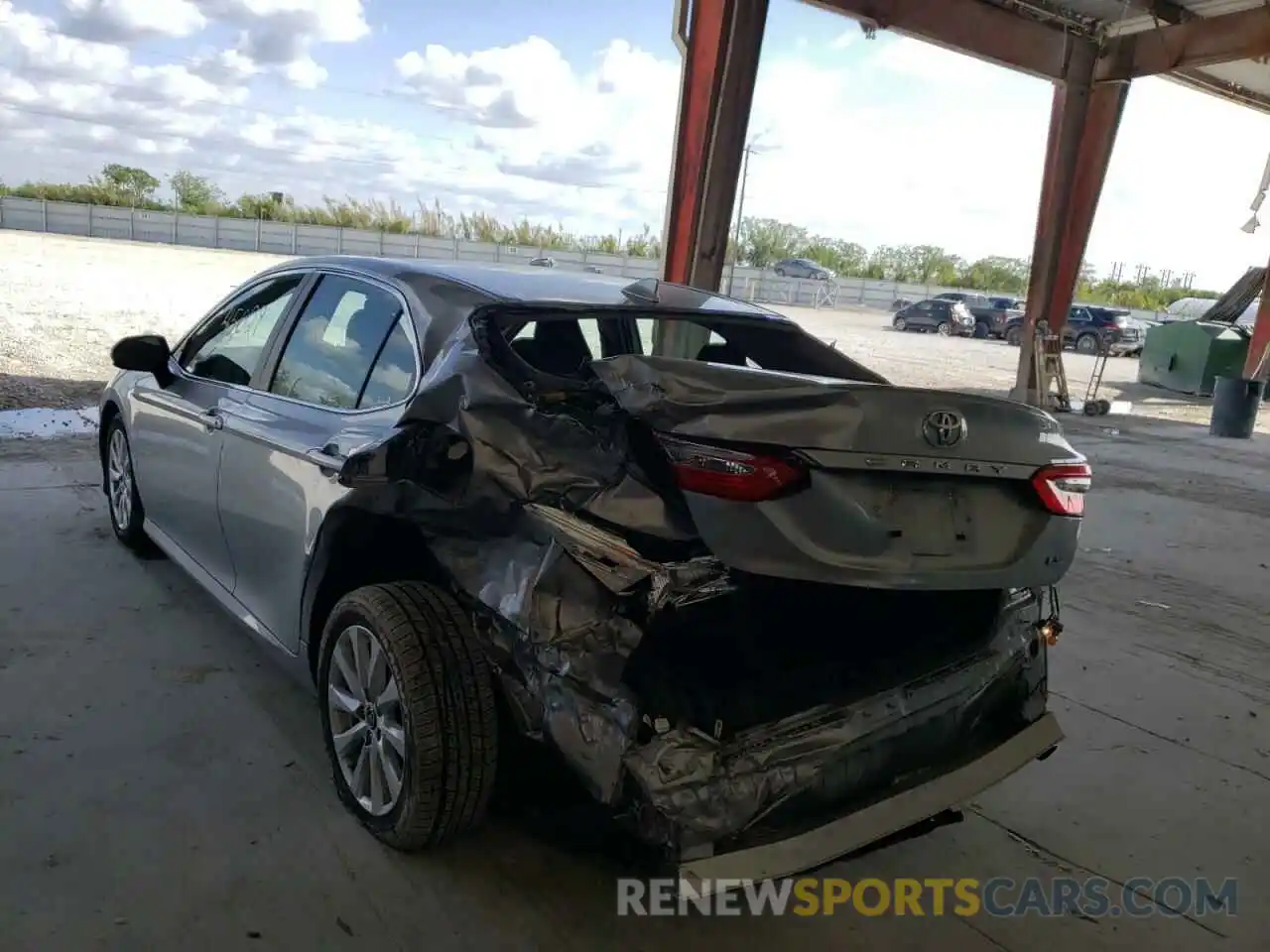 3 Photograph of a damaged car 4T1C11AKXLU930951 TOYOTA CAMRY 2020