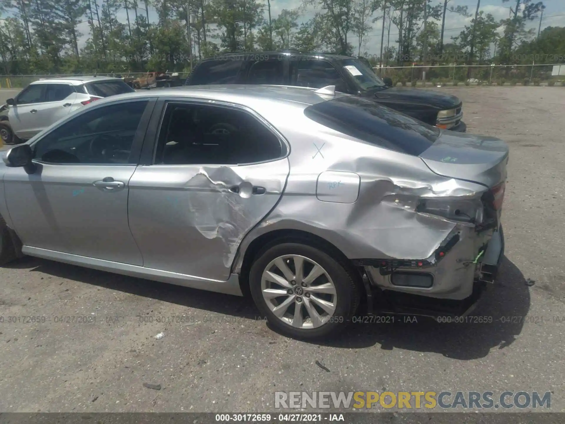 6 Photograph of a damaged car 4T1C11AKXLU966915 TOYOTA CAMRY 2020