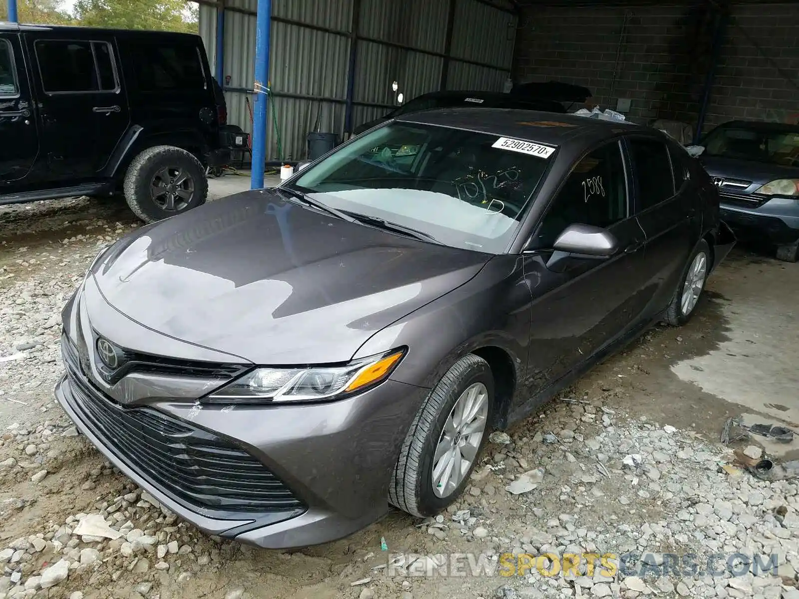 2 Photograph of a damaged car 4T1C11AKXLU975758 TOYOTA CAMRY 2020