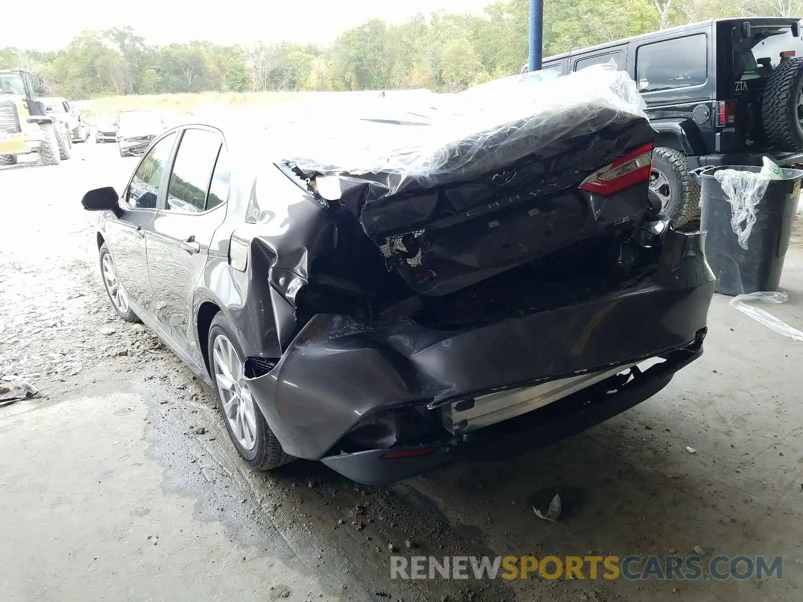 3 Photograph of a damaged car 4T1C11AKXLU975758 TOYOTA CAMRY 2020