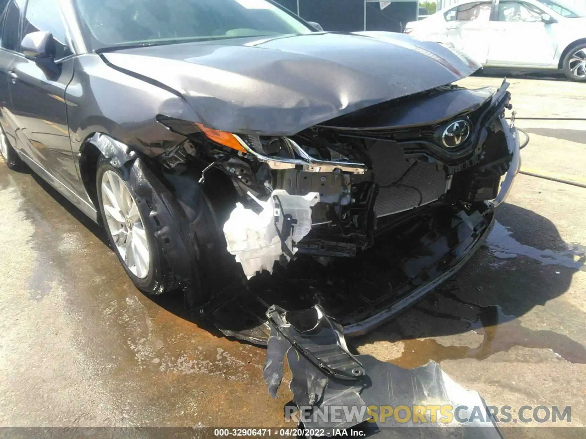 6 Photograph of a damaged car 4T1C11AKXLU993662 TOYOTA CAMRY 2020