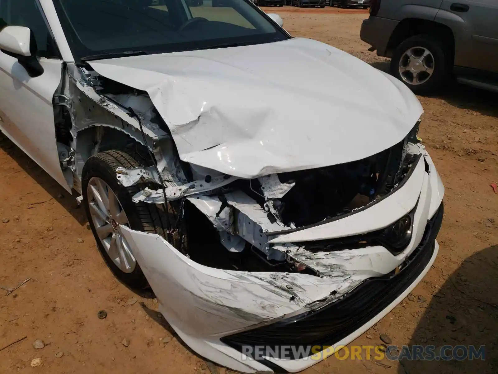 9 Photograph of a damaged car 4T1C11AKXLU999560 TOYOTA CAMRY 2020