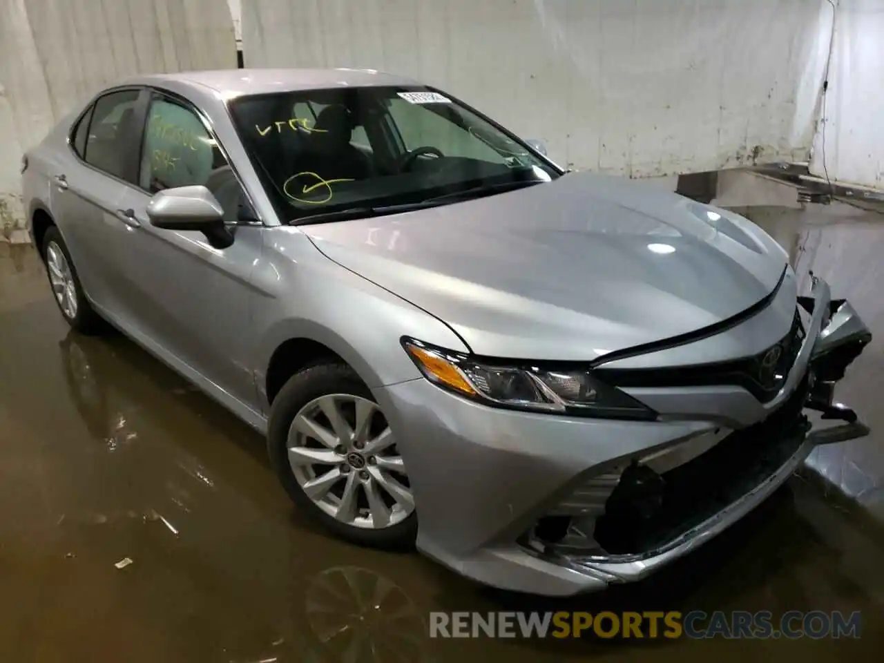 1 Photograph of a damaged car 4T1C11BK0LU007960 TOYOTA CAMRY 2020