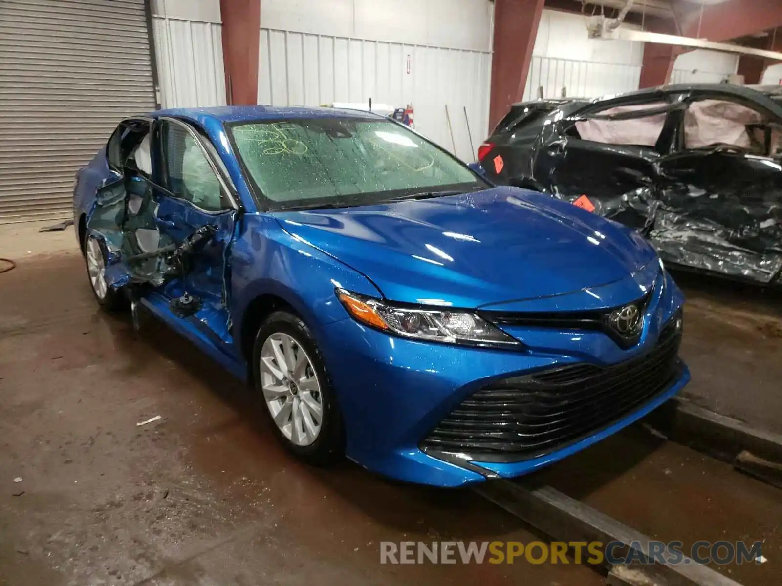 1 Photograph of a damaged car 4T1C11BK0LU009482 TOYOTA CAMRY 2020