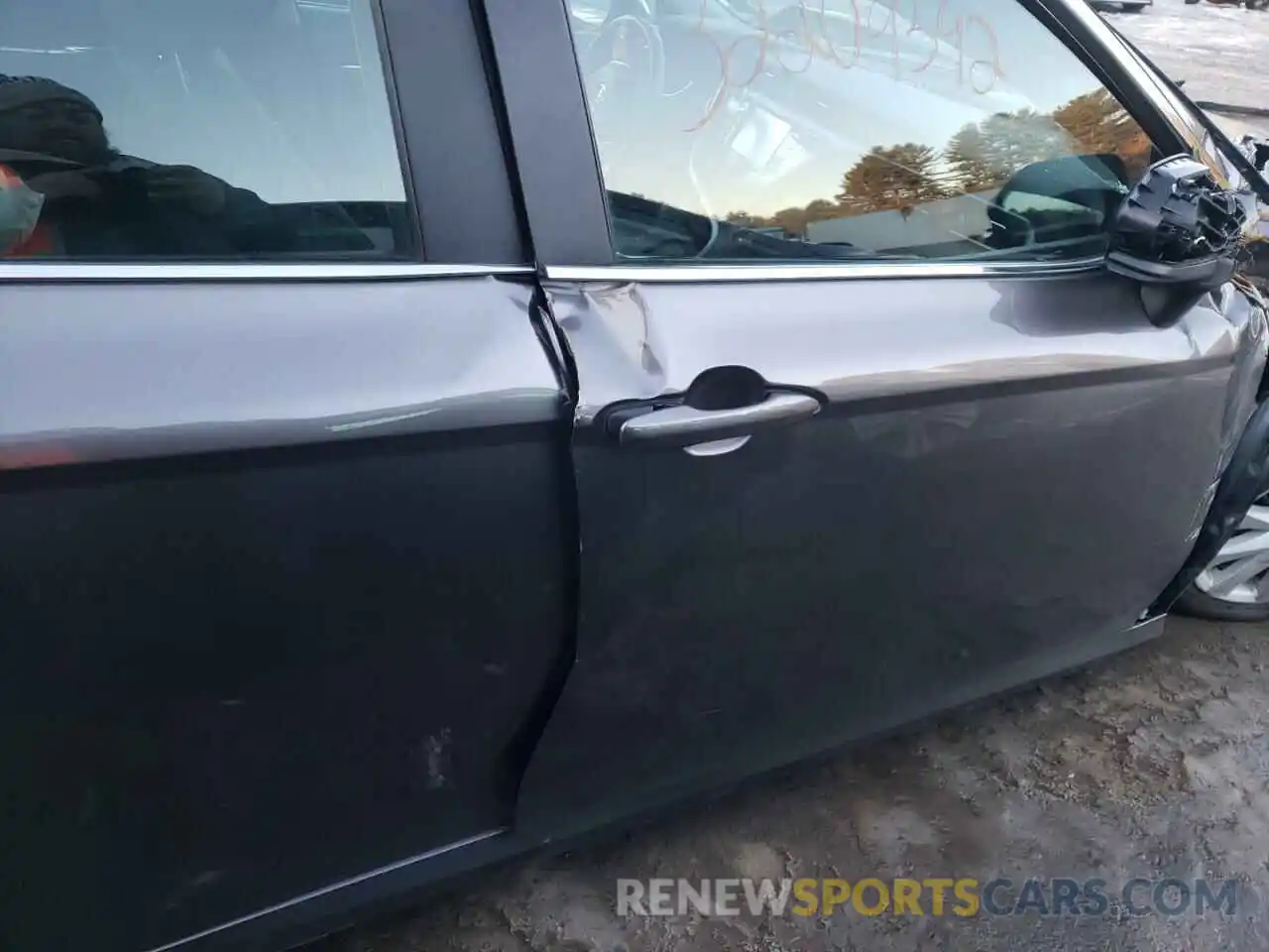 9 Photograph of a damaged car 4T1C11BK0LU019722 TOYOTA CAMRY 2020