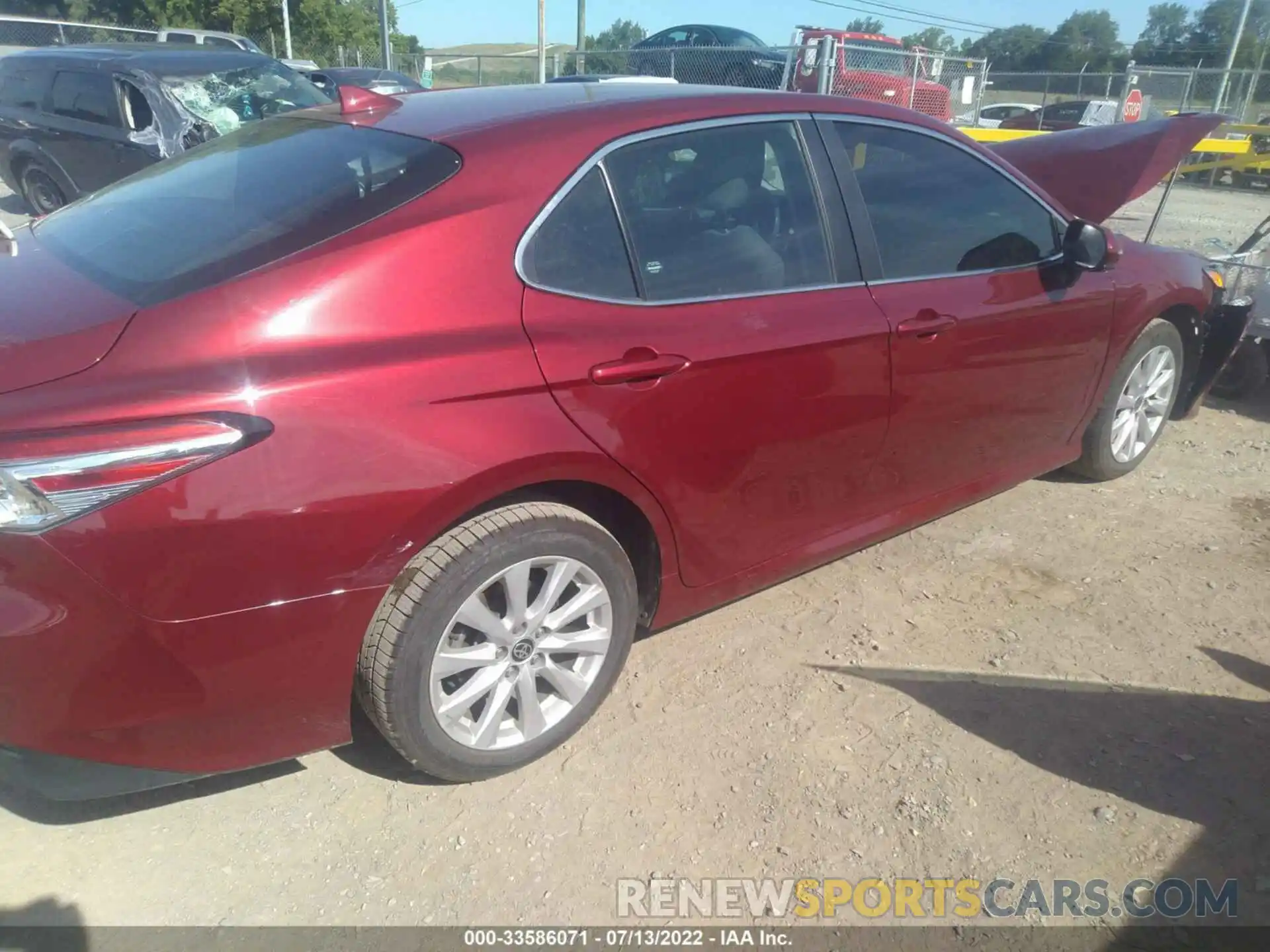 4 Photograph of a damaged car 4T1C11BK1LU002363 TOYOTA CAMRY 2020